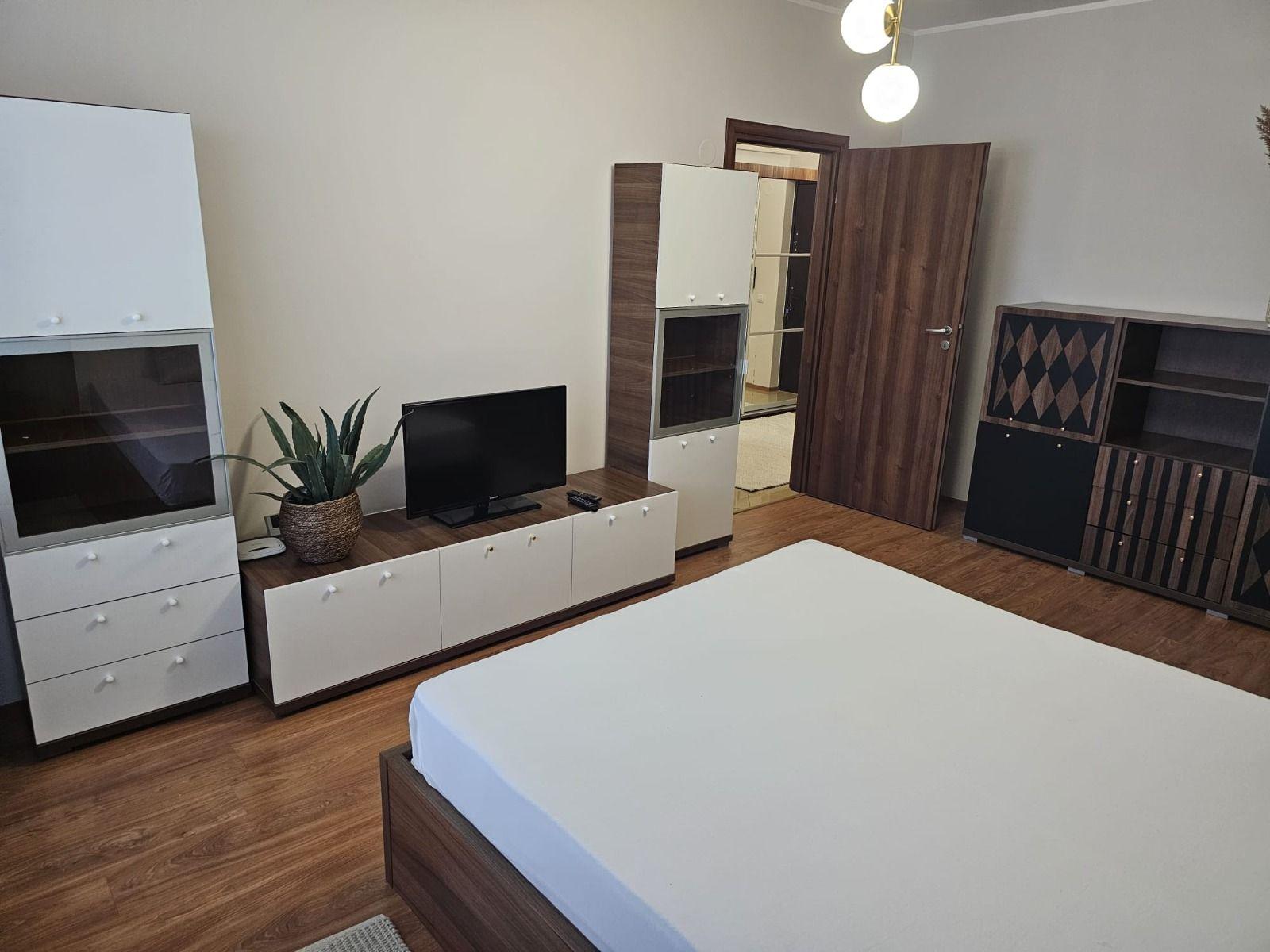 De inchiriat o camera Italian Residence, etaj 9/12, 420 euro - 15