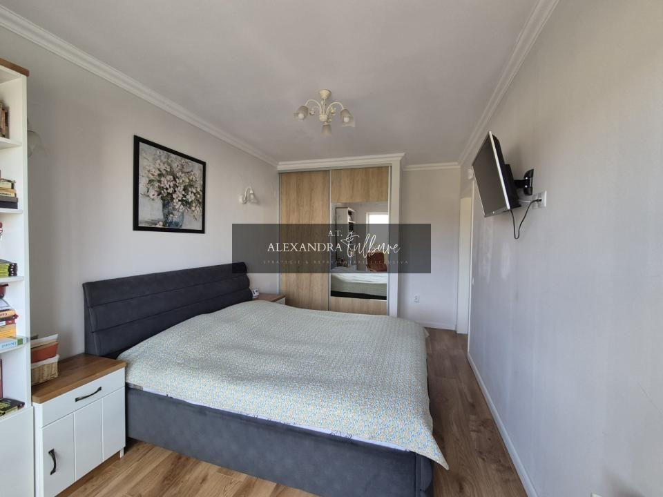 Apartament de vanzare 3 camere, 66 mp, 2 bai, balcon, 2 parcari - 10