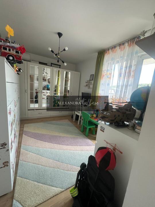 Apartament de vanzare 3 camere, 66 mp, 2 bai, balcon, 2 parcari - 7