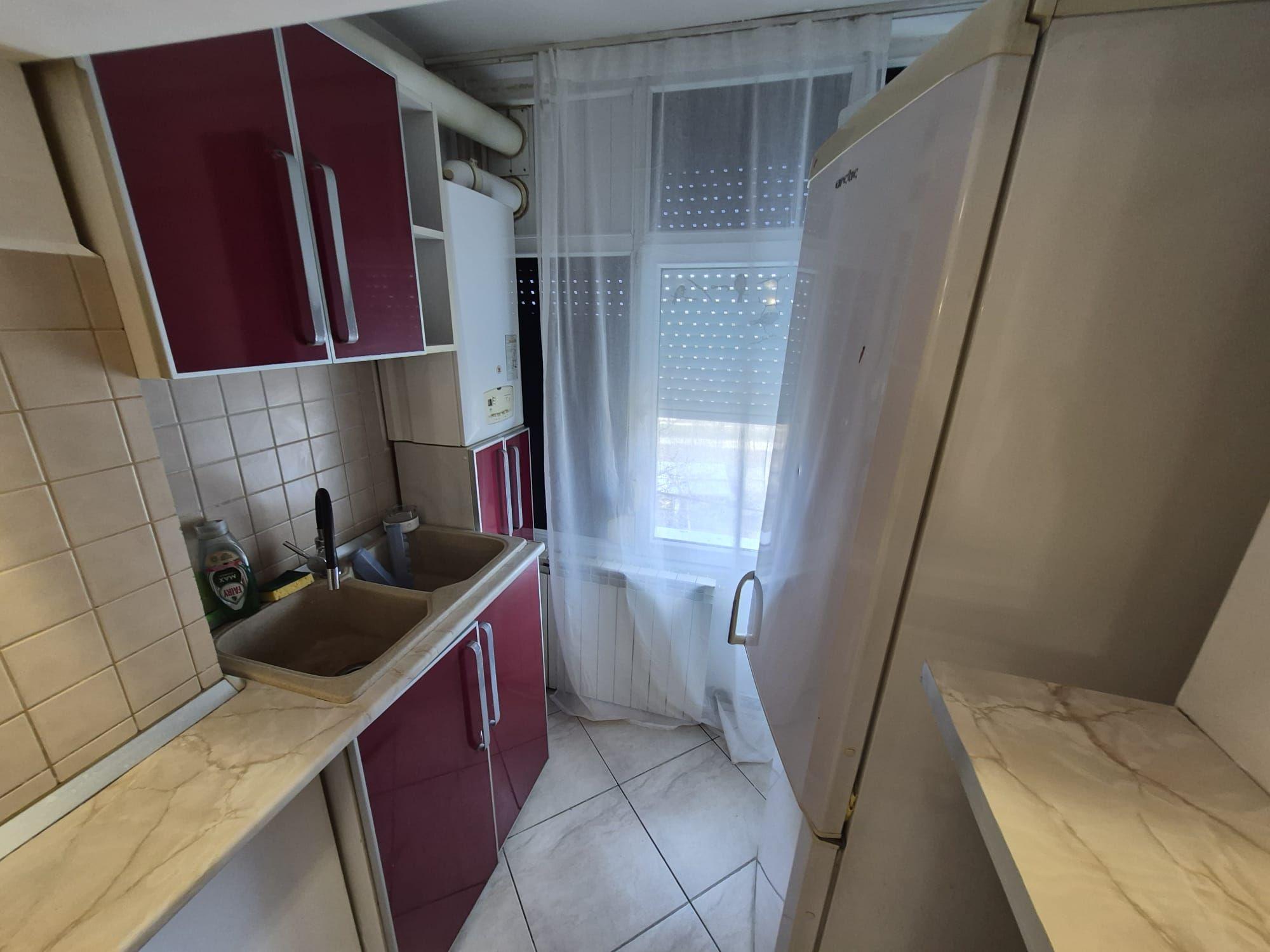 De inchiriat apartament cu 3 camere, etaj 3, Micro 16, 450 euro - 4