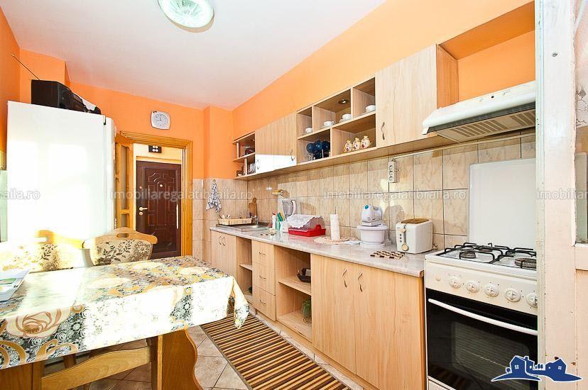 De inchiriat apartament cu 2 camere, Piata Centrala, 370 euro - 2