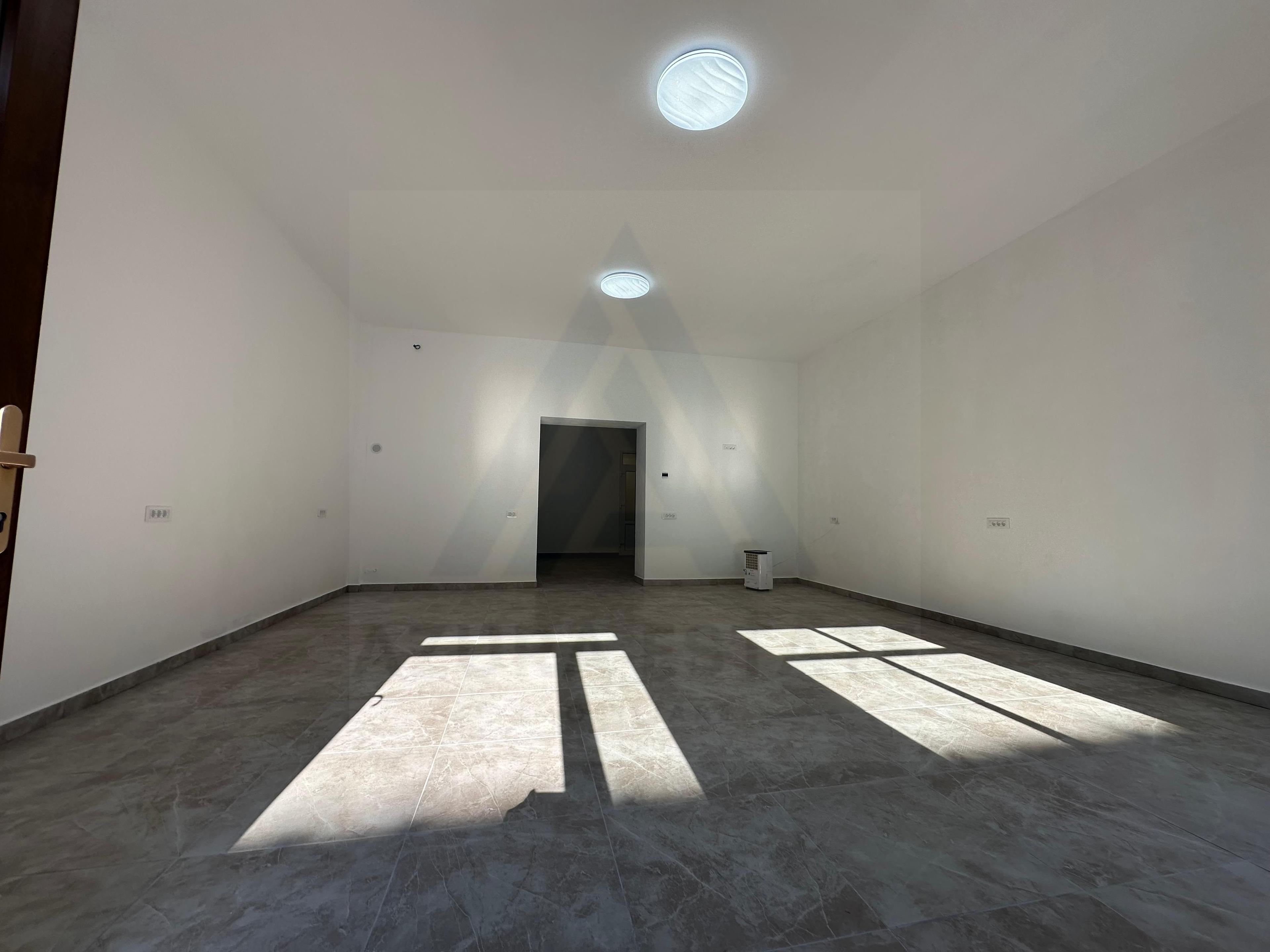 Spatiu comercial 86,8 mp utili vitrina stradala zona Ultracentrala - 2