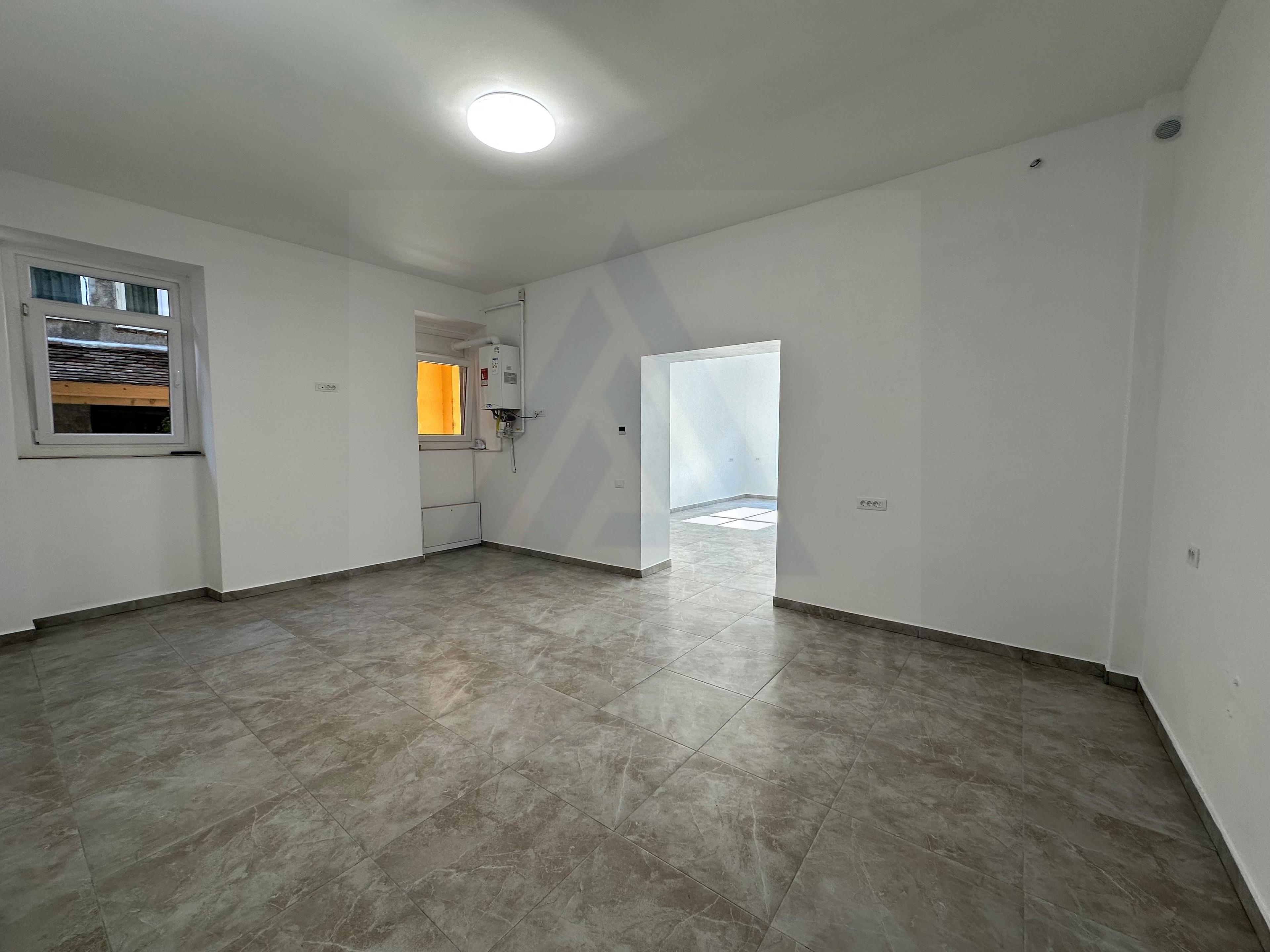 Spatiu comercial 86,8 mp utili vitrina stradala zona Ultracentrala - 4