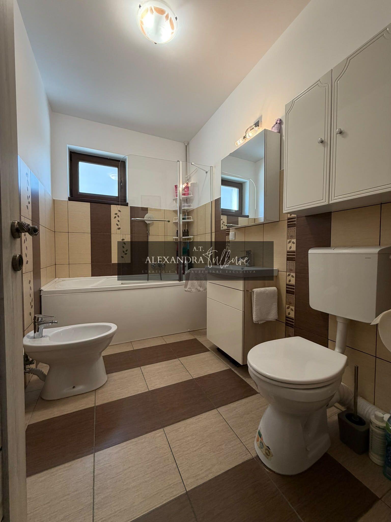 Apartament 3 camere, curte, boxa, parcare, Sub Cetate - 6