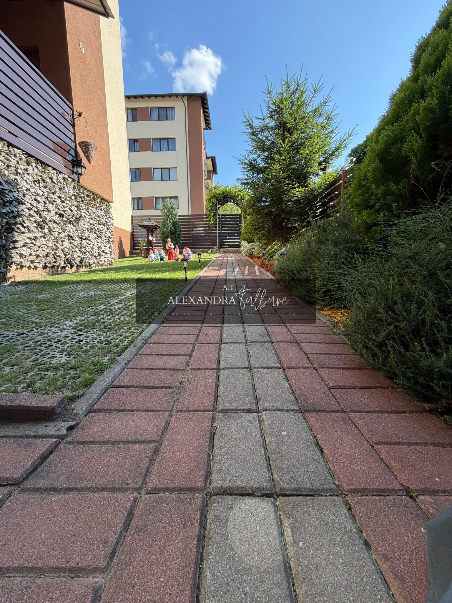 Apartament 3 camere, curte, boxa, parcare, Sub Cetate - 9