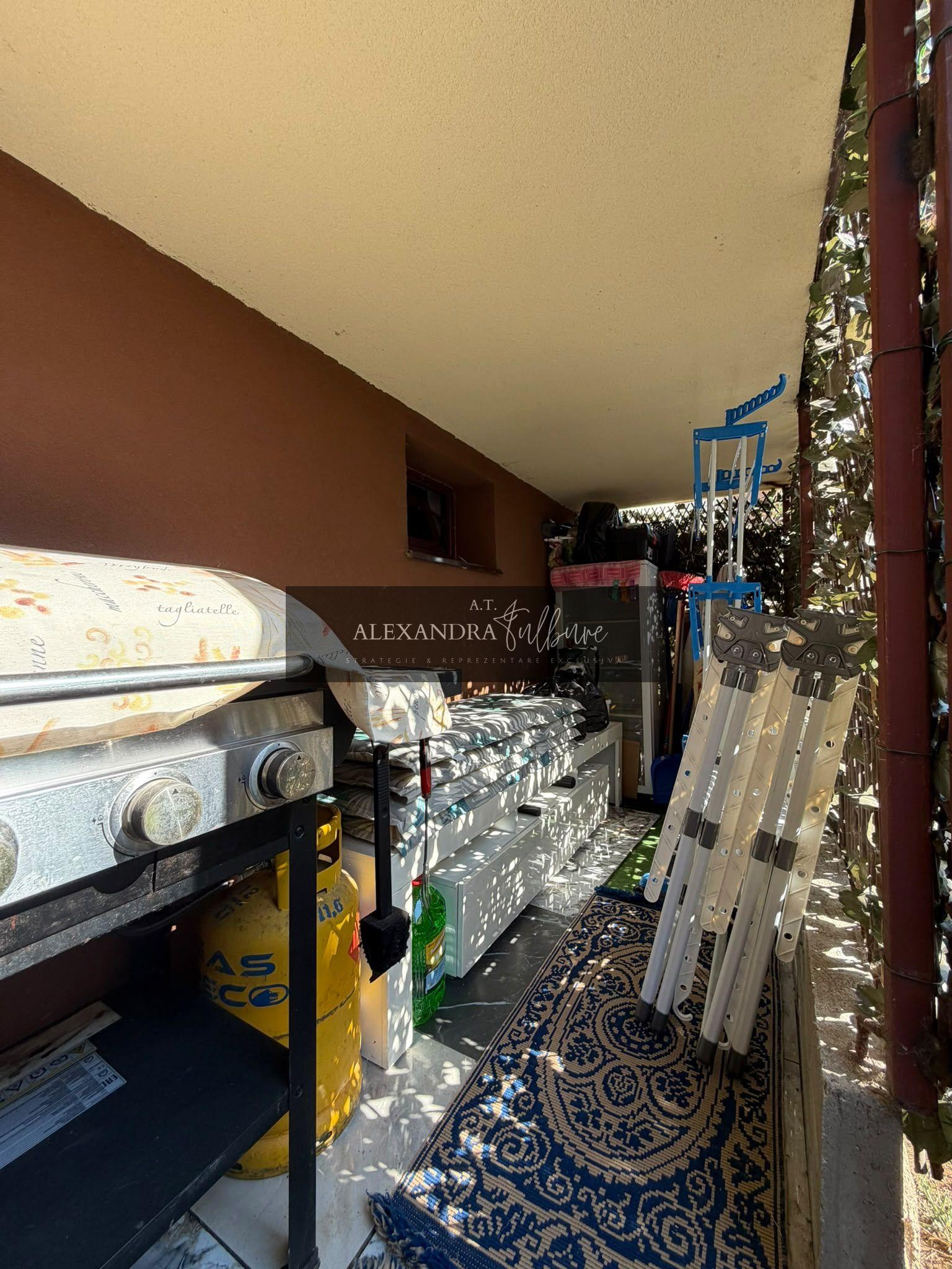 Apartament 3 camere, curte, boxa, parcare, Sub Cetate - 3