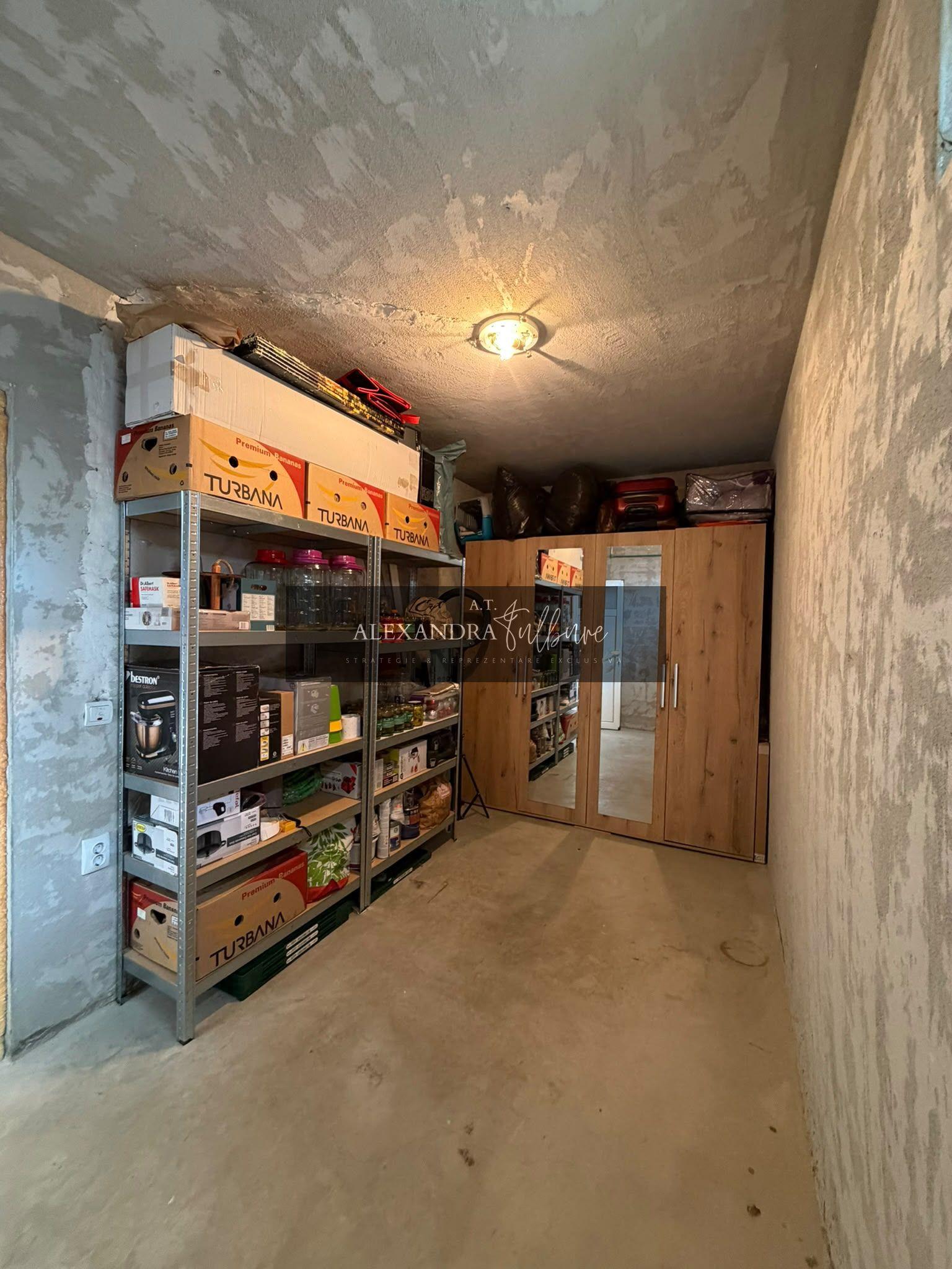 Apartament 3 camere, curte, boxa, parcare, Sub Cetate - 35