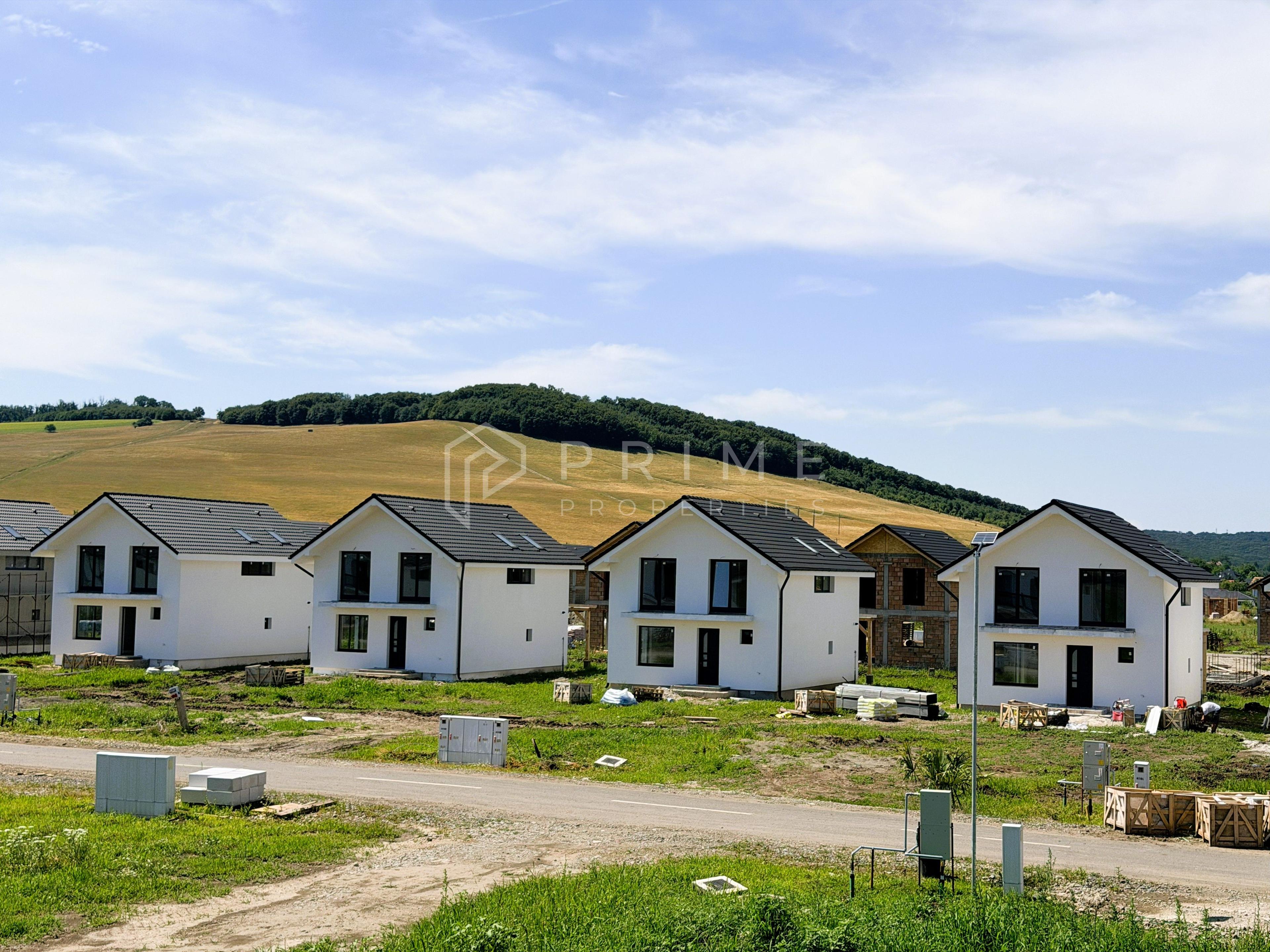 Casă de vânzare Sângeorgiu de Mureș | 700mp teren I 3 dormitoare - 9