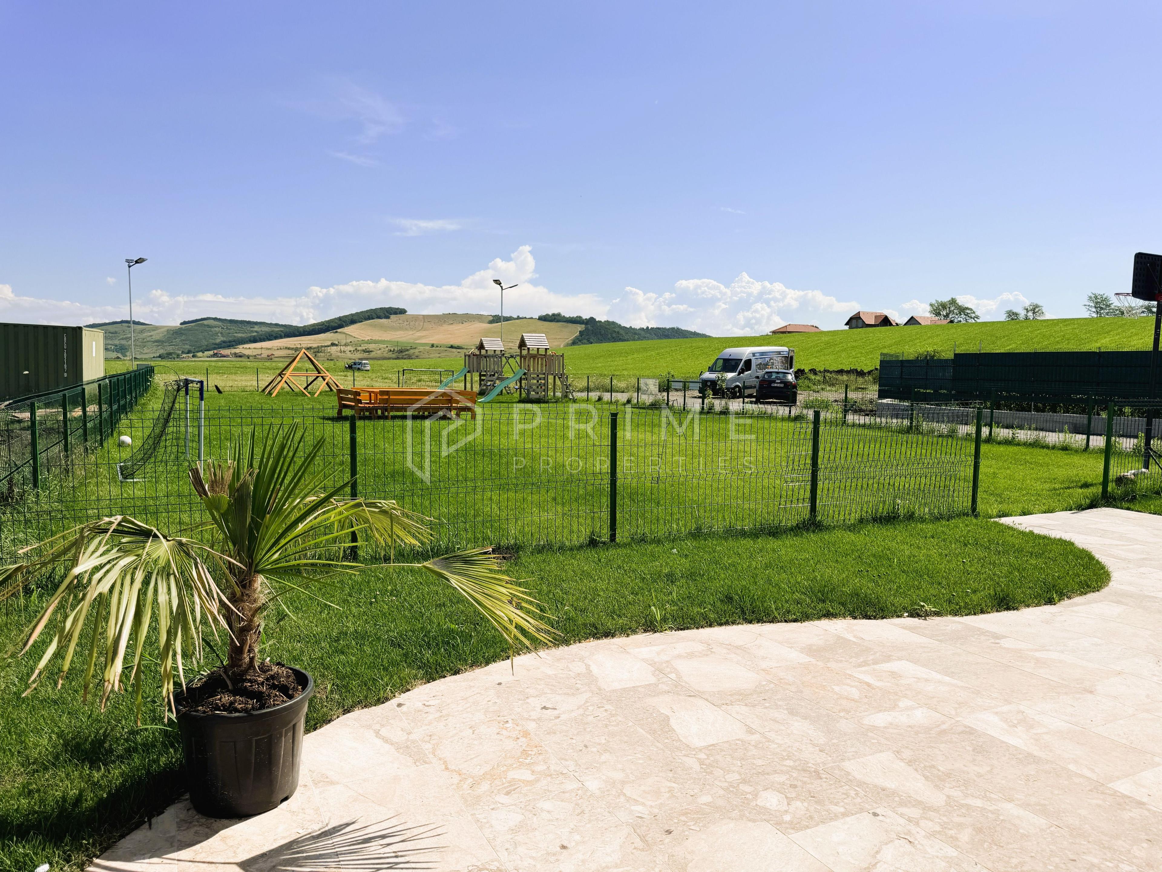 Casă de vânzare Sângeorgiu de Mureș | 700mp teren I 3 dormitoare - 10