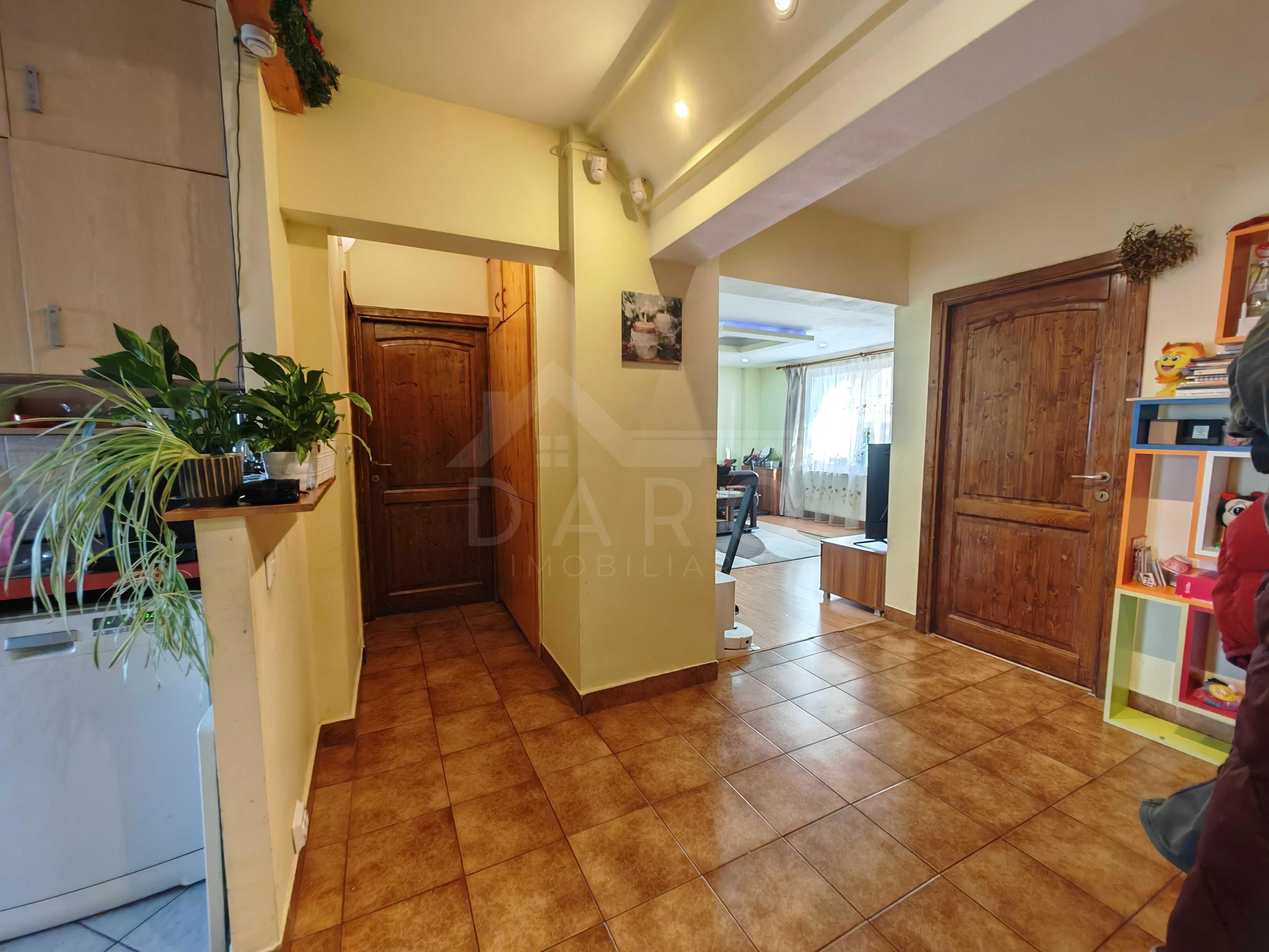 Vand apartament 3 camere - 1