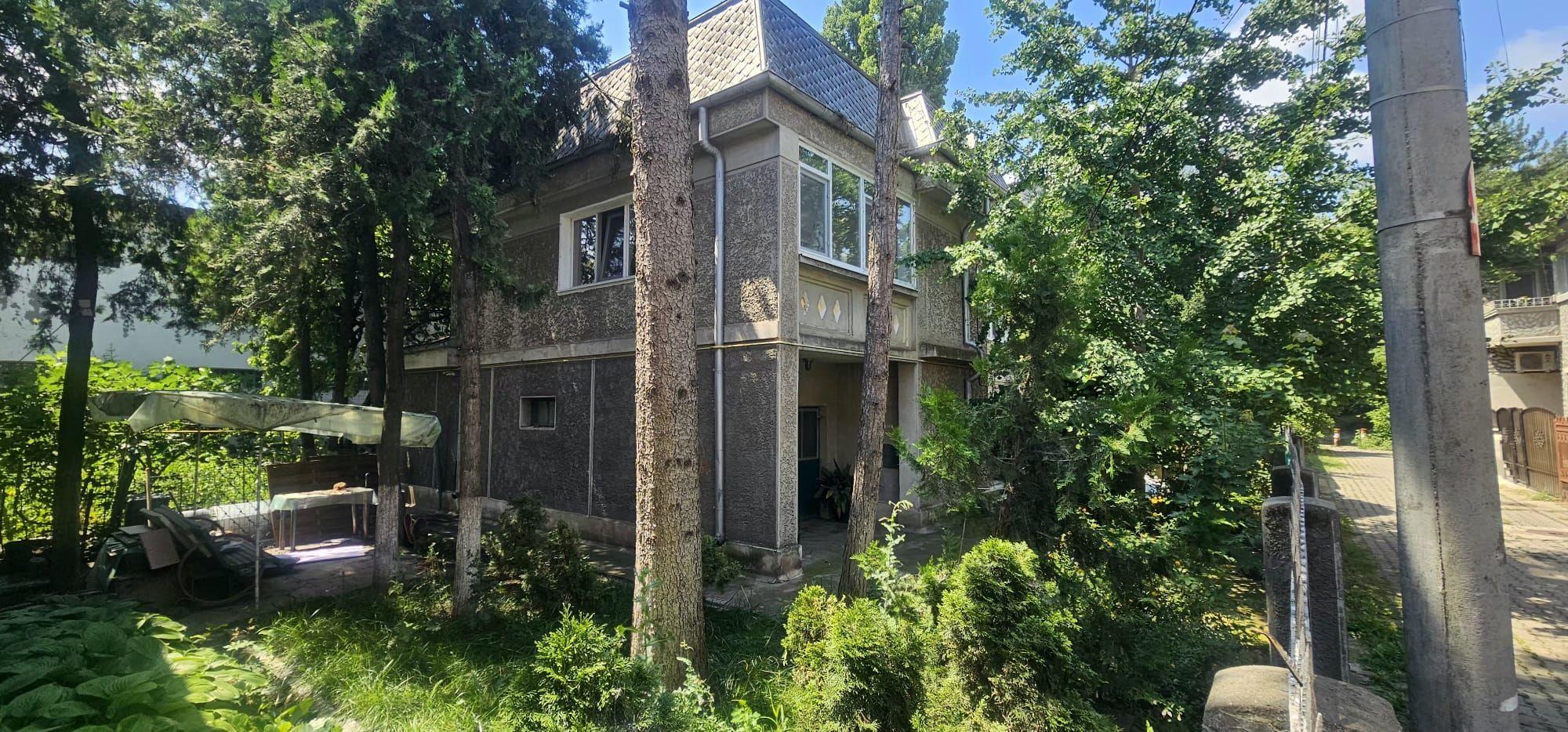 De vanzare - Casa P+1E - Alea Trandafirilor - 220.000 euro - 12