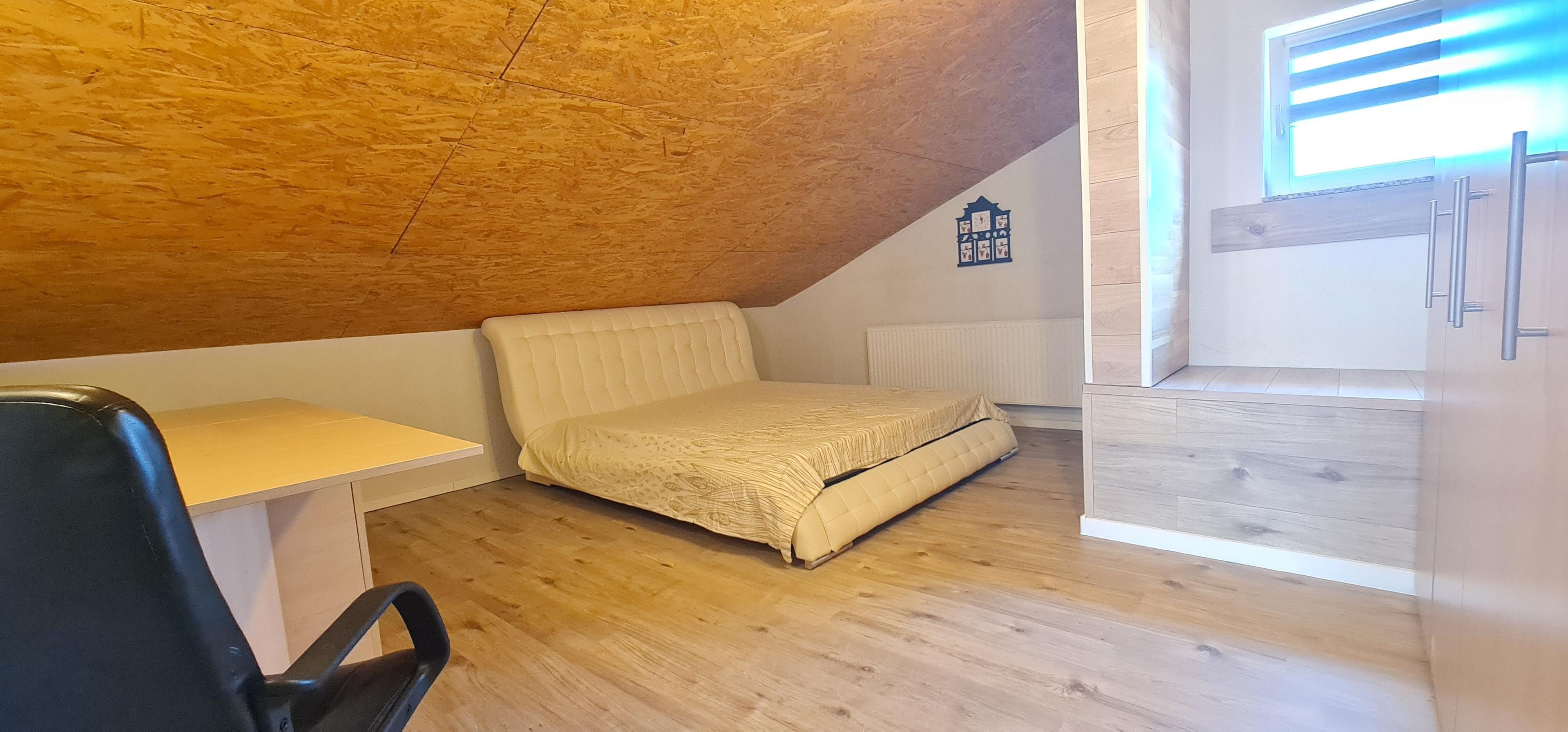 Casa semimobilata semiutilata modern cartier Izvor Tarlungeni Brasov - 20
