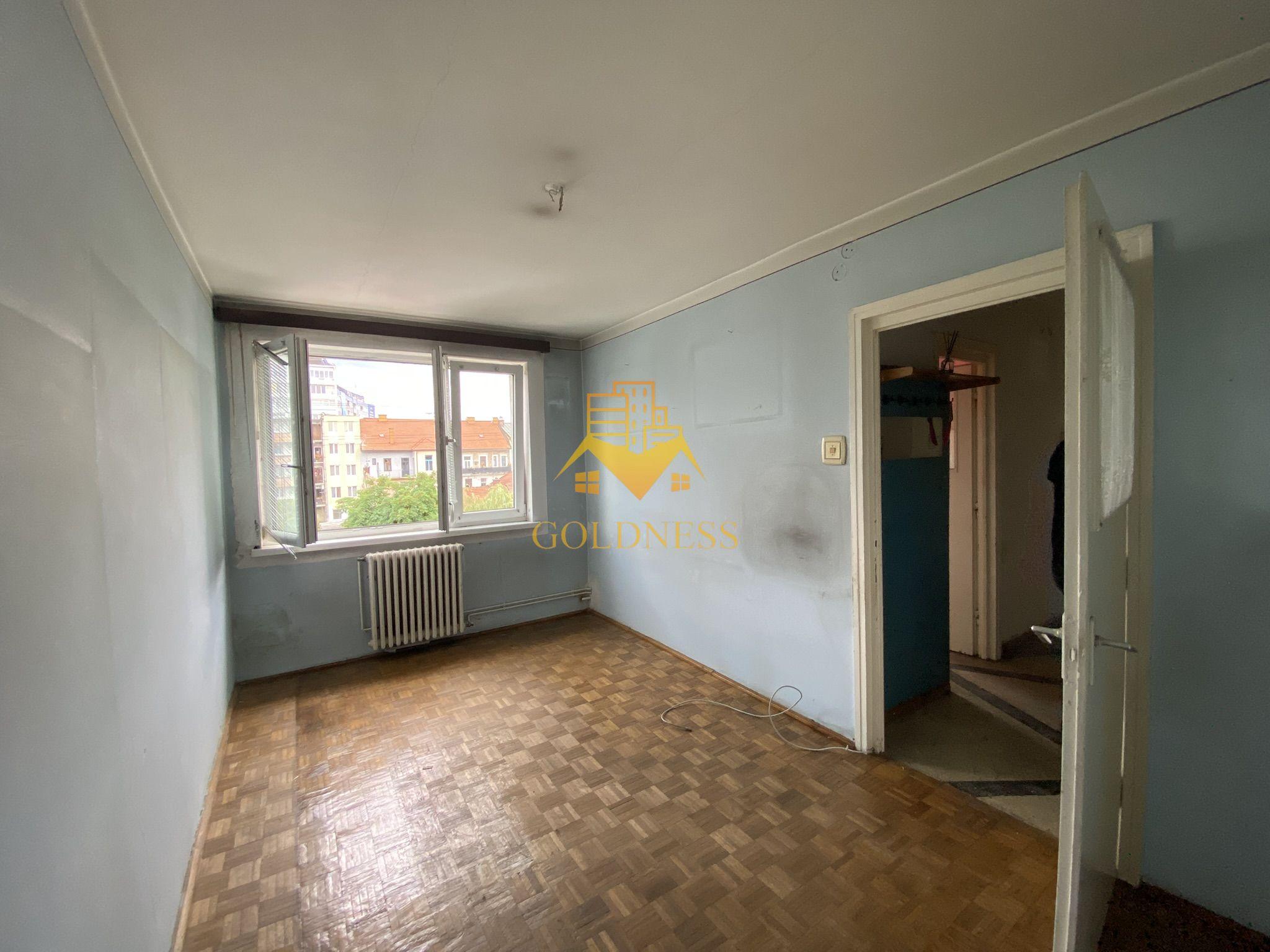 Apartament 2 camere decomandate orientat Sud, et 3/4, P-ta M. Viteazu! - 3