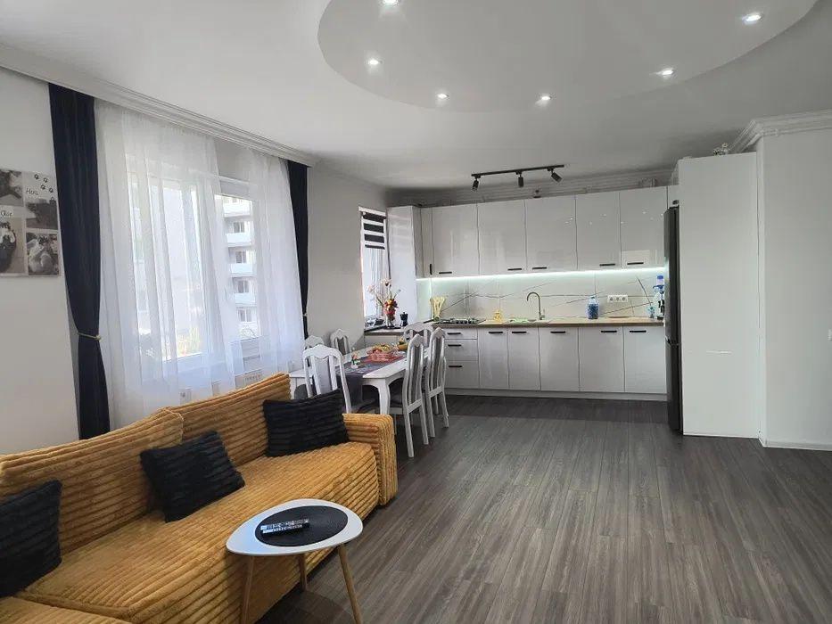 Apartament 3 camere, 2 bai, balcon, Teilor - 1