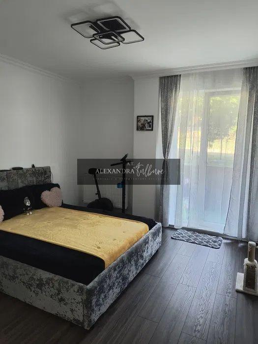 Apartament 3 camere, 2 bai, balcon, Teilor - 3