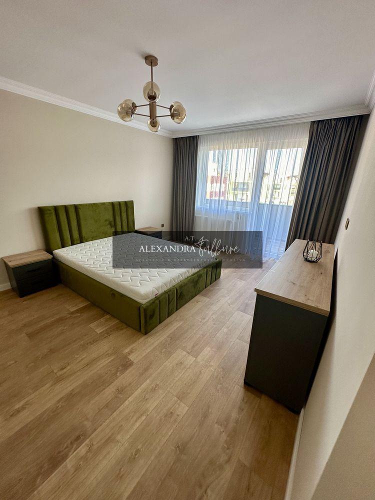 Apartament de vanzare 3 camere decomanda, balcon, parcare - 4