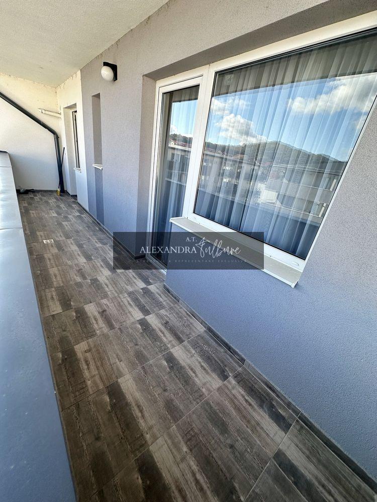 Apartament de vanzare 3 camere decomanda, balcon, parcare - 7