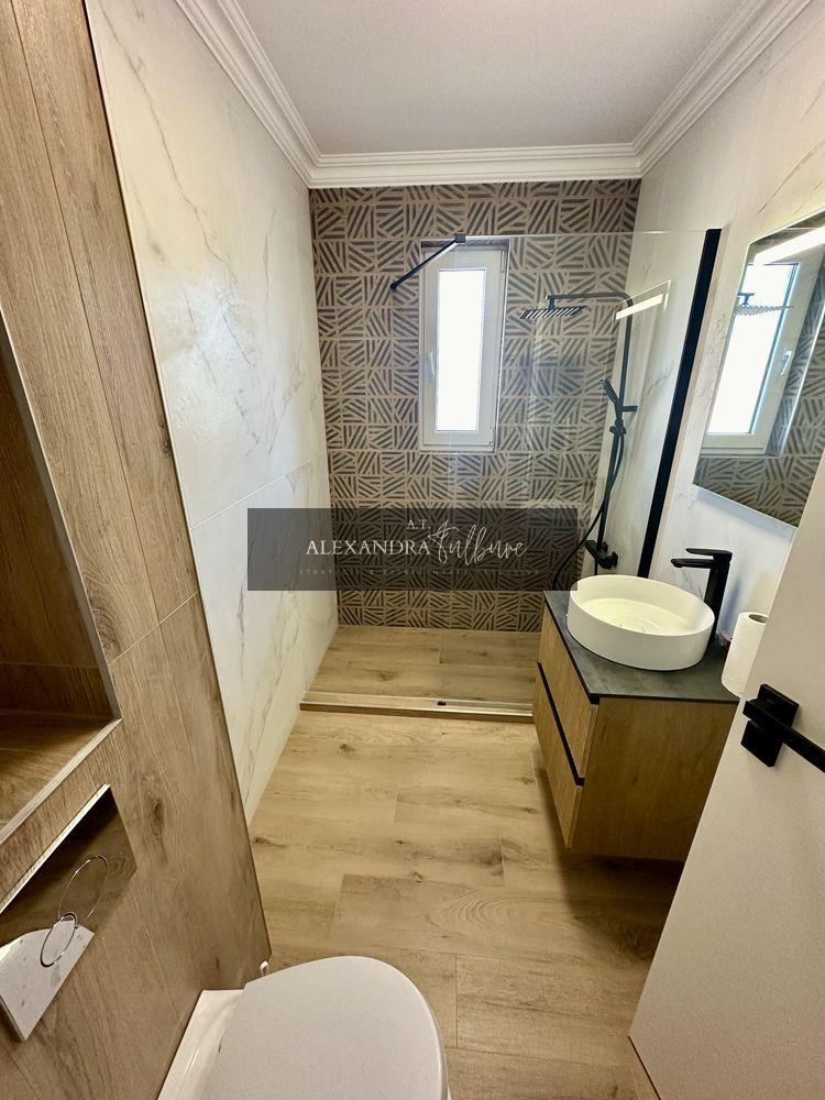 Apartament de vanzare 3 camere decomanda, balcon, parcare - 6