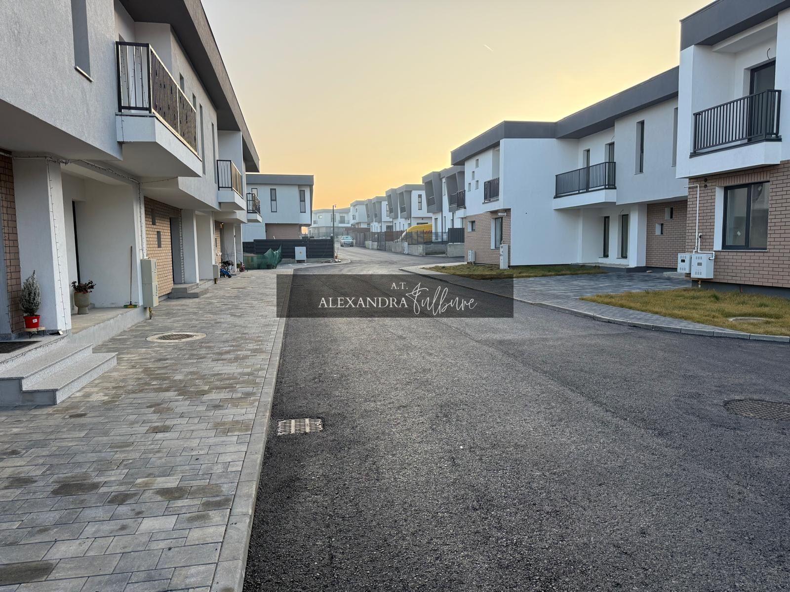 Unitate triplex 4 camere, 3 bai, strada Urusagului - 10