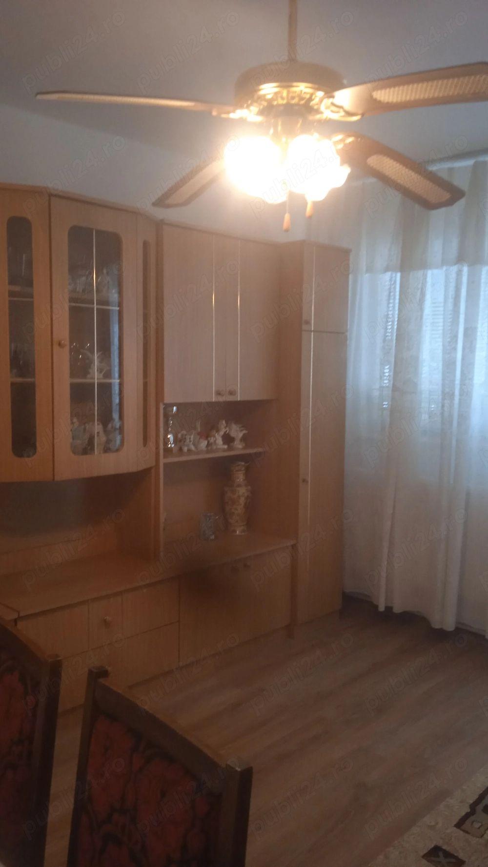 De inchiriat apartament cu 2 camere, Micro 20, 350 Euro - 1