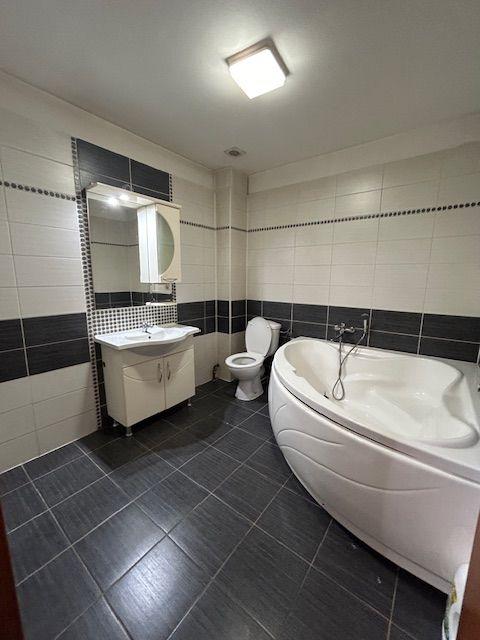Apartament spatios , parter , zona Libertatii - 10