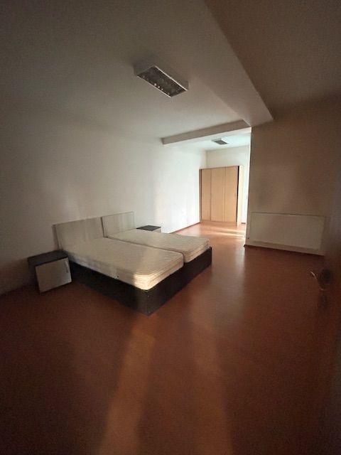 Apartament spatios , parter , zona Libertatii - 11