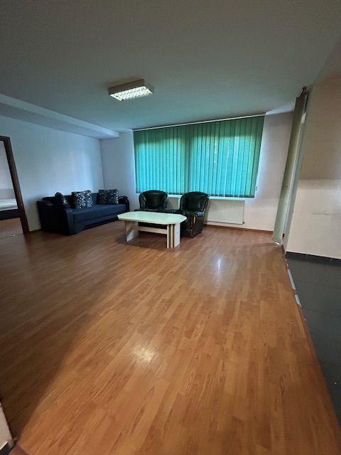 Apartament spatios , parter , zona Libertatii - 3