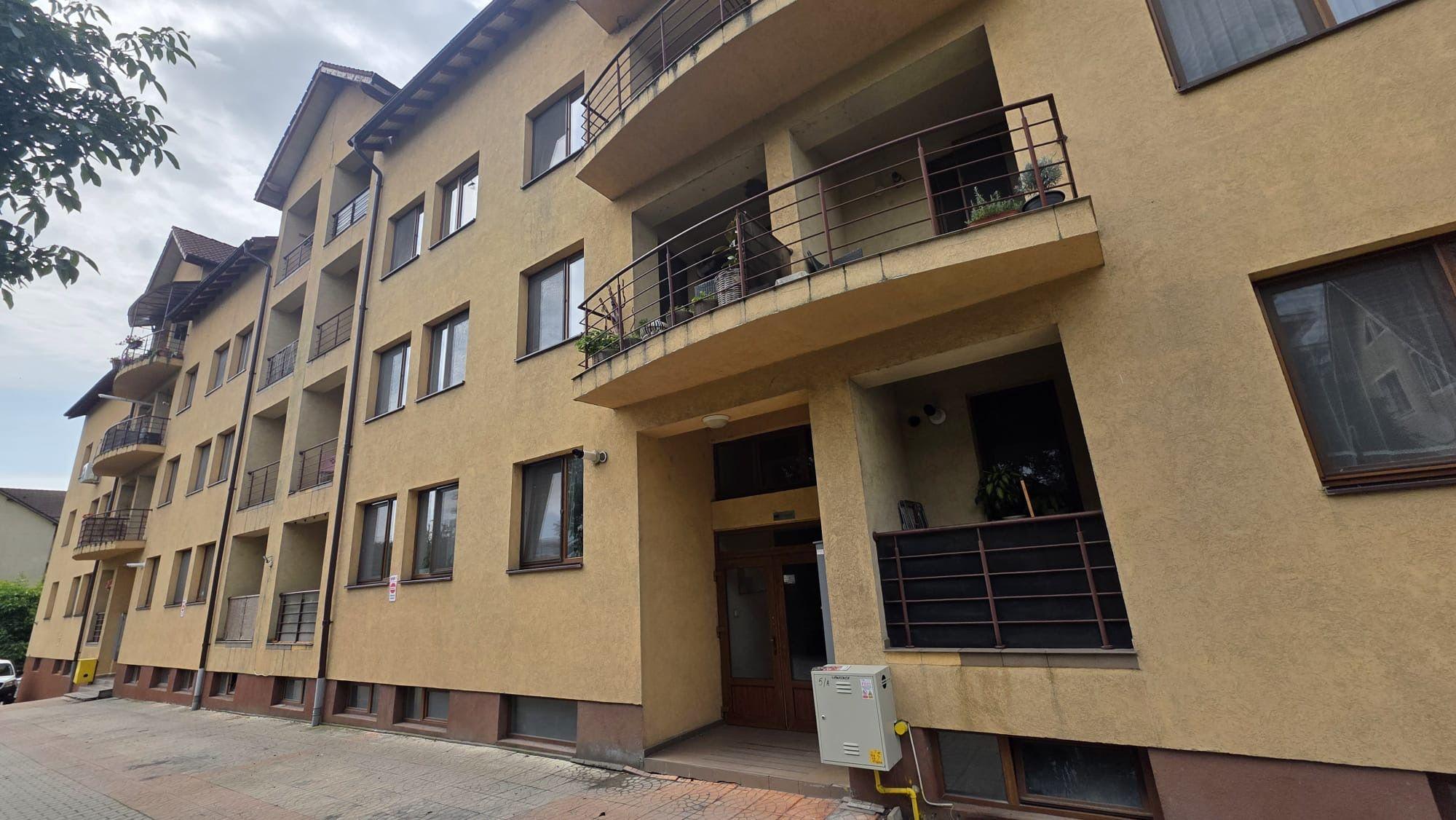 Apartament spatios , parter , zona Libertatii - 1