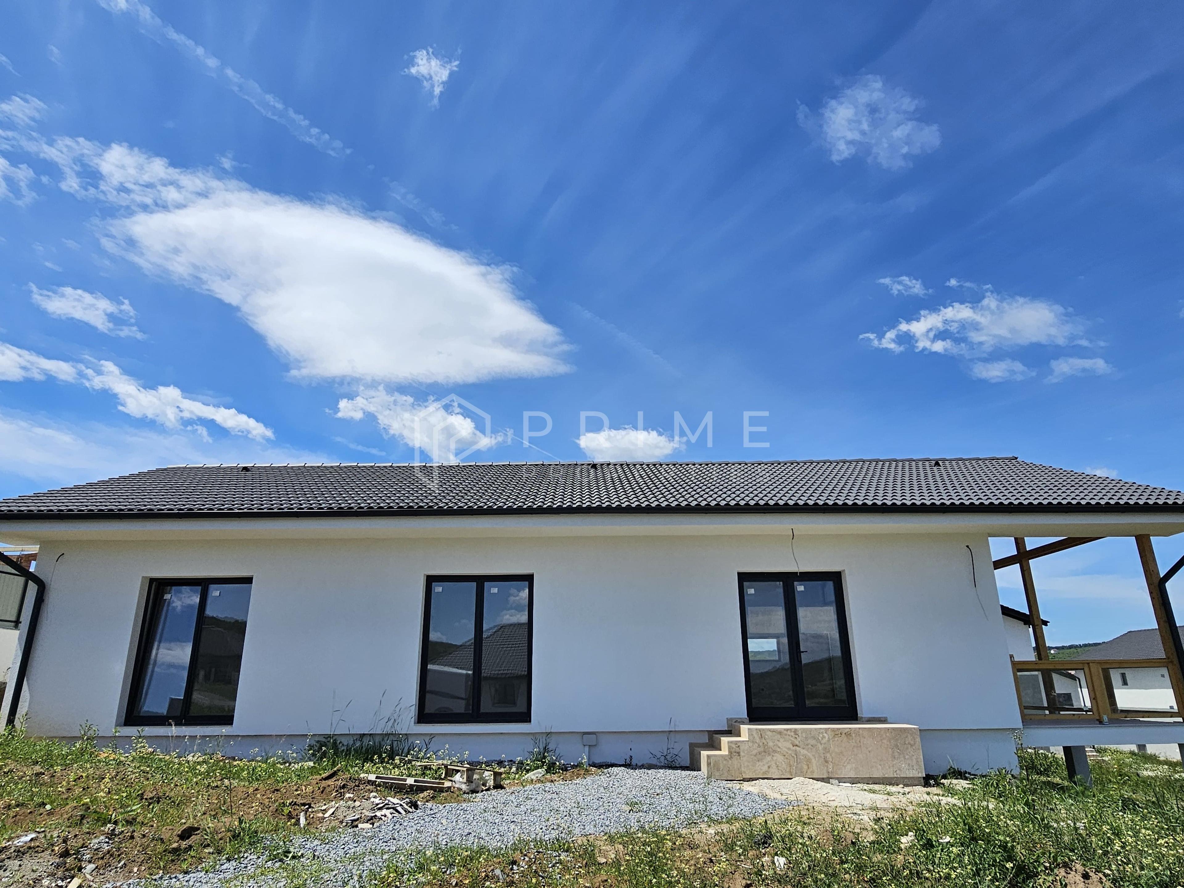 Vilă chalet modern cu perete panoramic de sticlă - Livezeni, Mureș - 4
