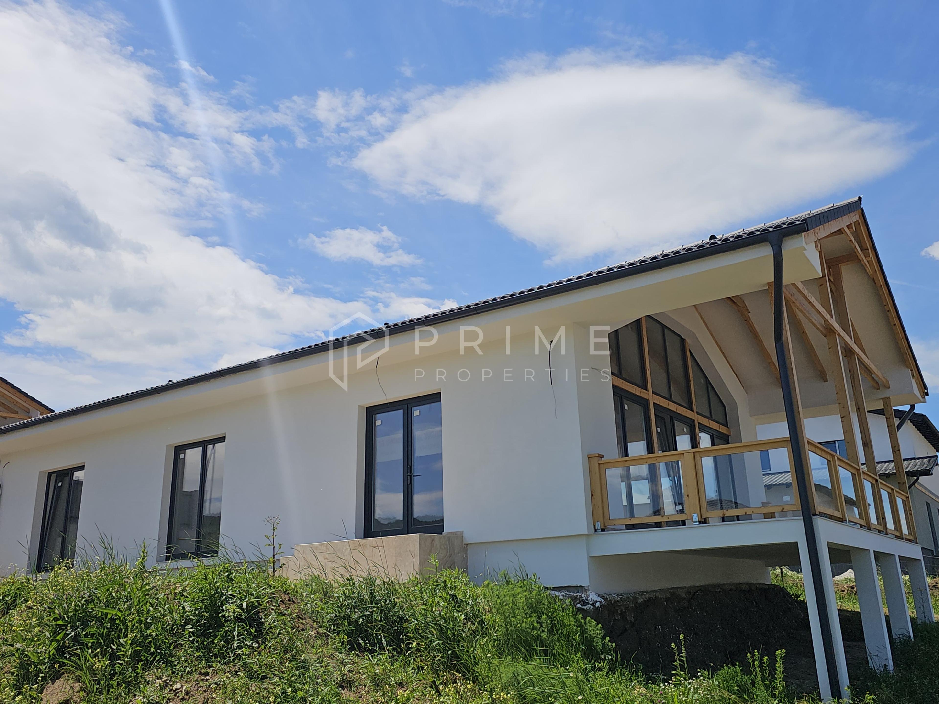 Vilă chalet modern cu perete panoramic de sticlă - Livezeni, Mureș - 2