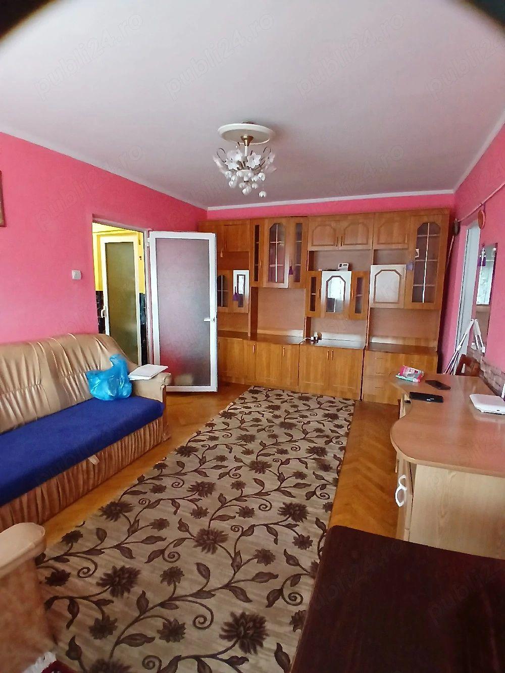 De inchiriez apartament 2 camere , Tiglina 1, 350 euro - 1
