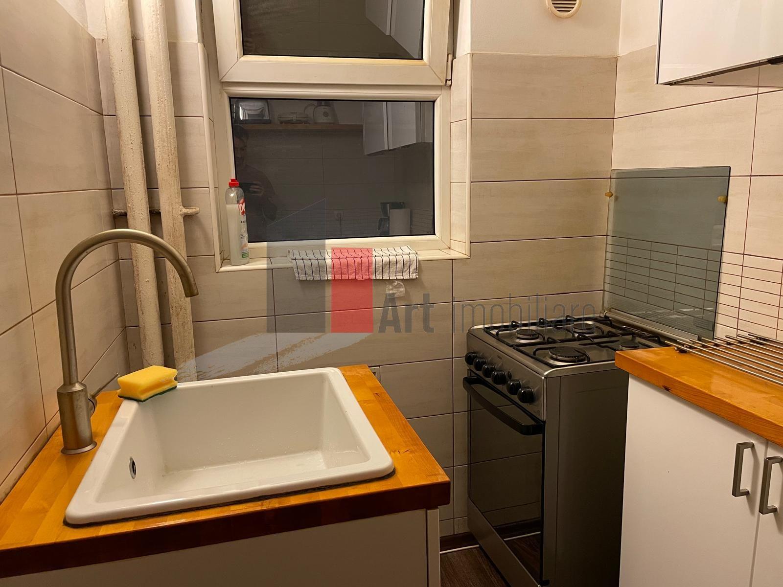 APARTAMENT 2 CAMERE -SALA PALATULUI - 24