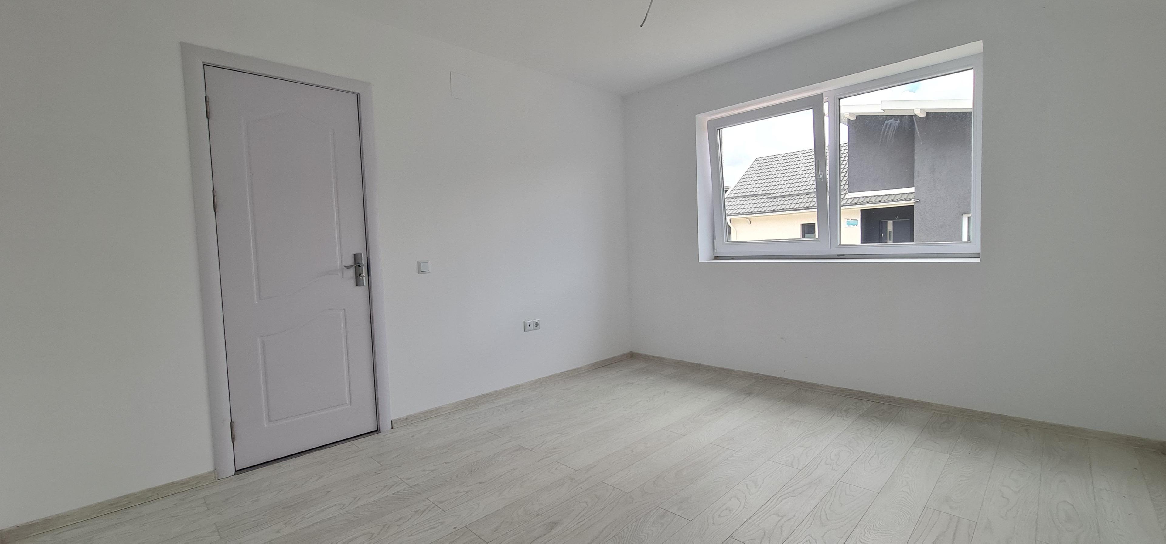 Casa 4 camere (nemobilata, neutilata) cartier Izvor Tarlungeni Brasov - 6