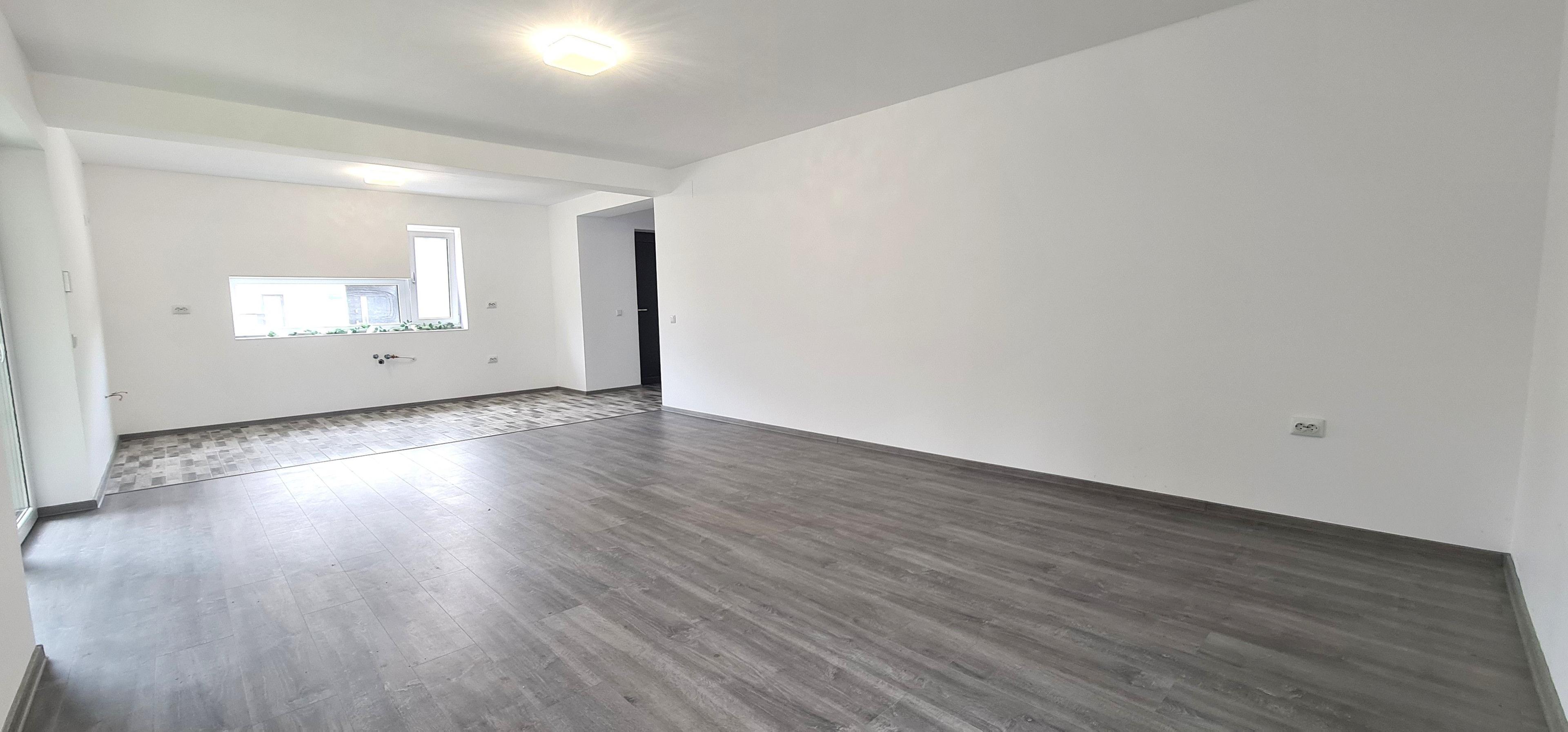 Casa 4 camere (nemobilata, neutilata) cartier Izvor Tarlungeni Brasov - 9