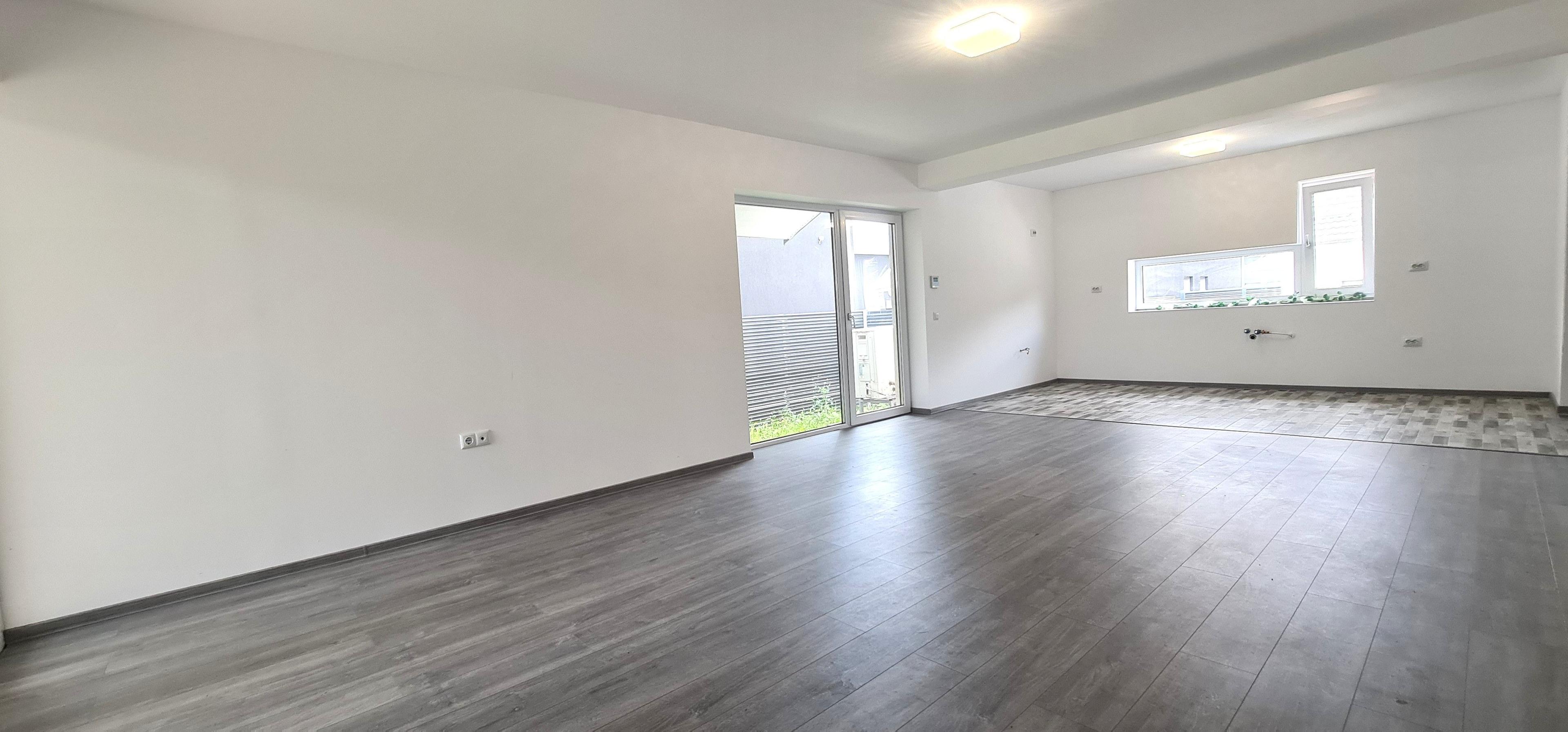 Casa 4 camere (nemobilata, neutilata) cartier Izvor Tarlungeni Brasov - 11