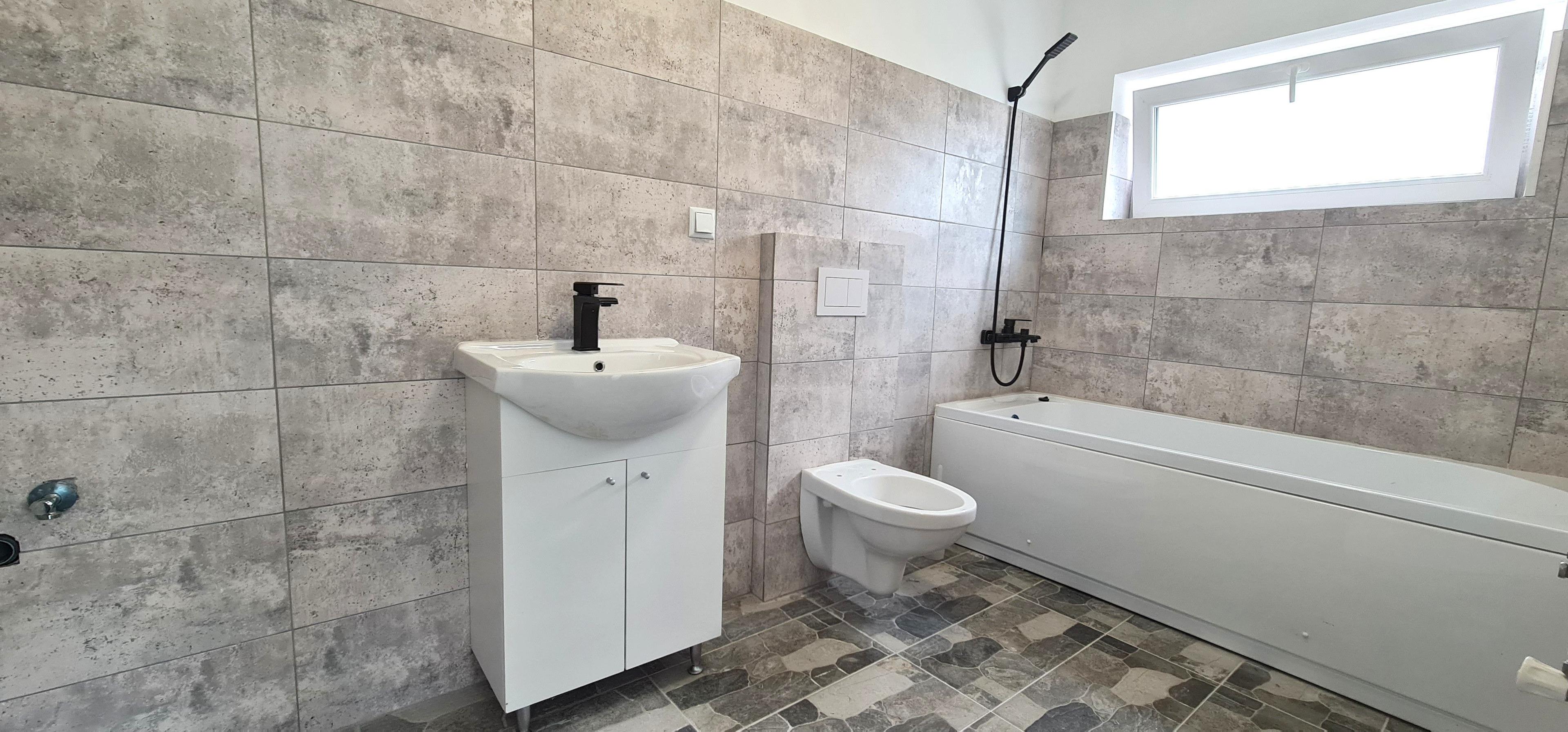 Casa 4 camere (nemobilata, neutilata) cartier Izvor Tarlungeni Brasov - 5