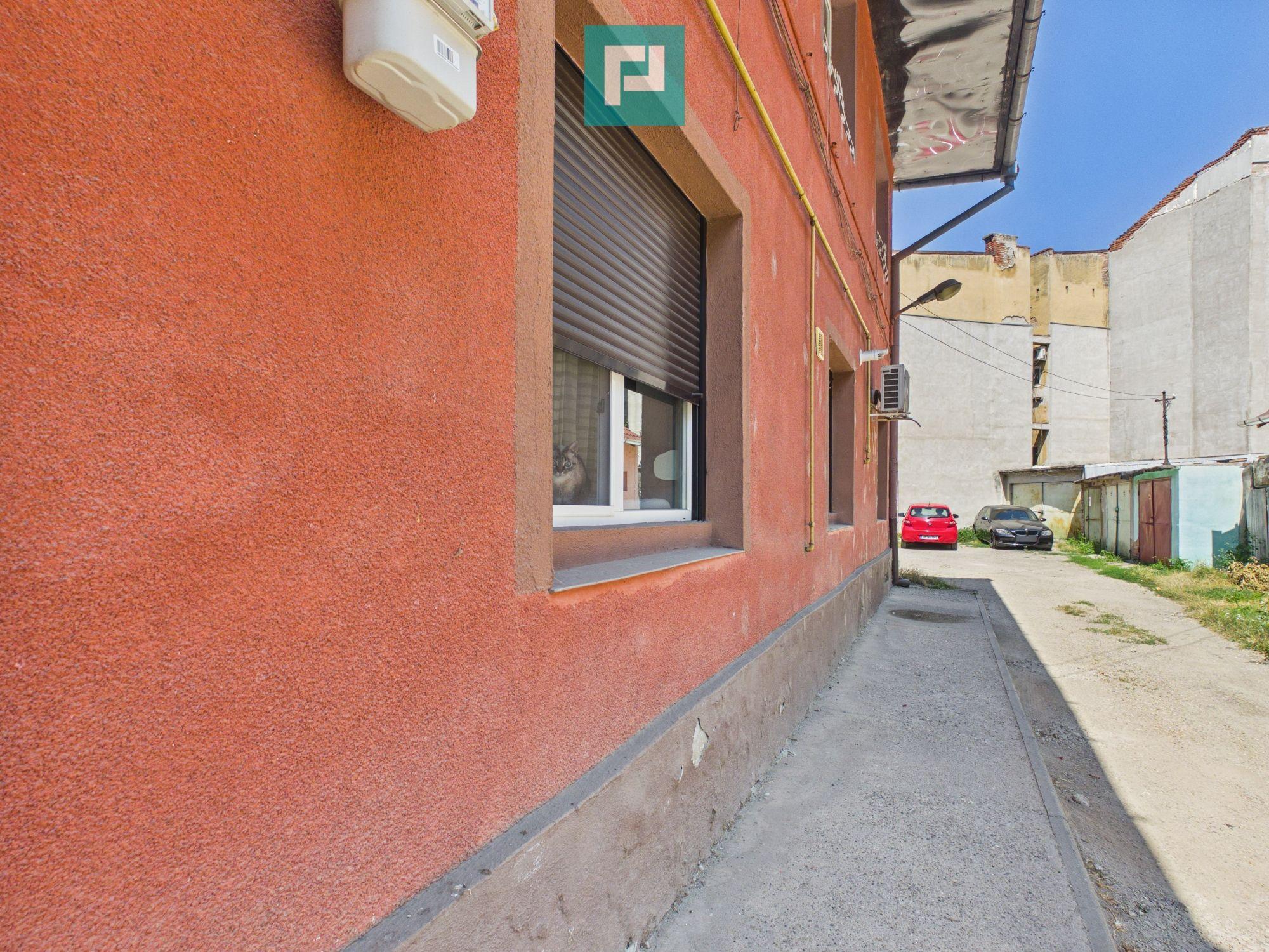 Apartament cu 2 camere și curte ultracentral - 16