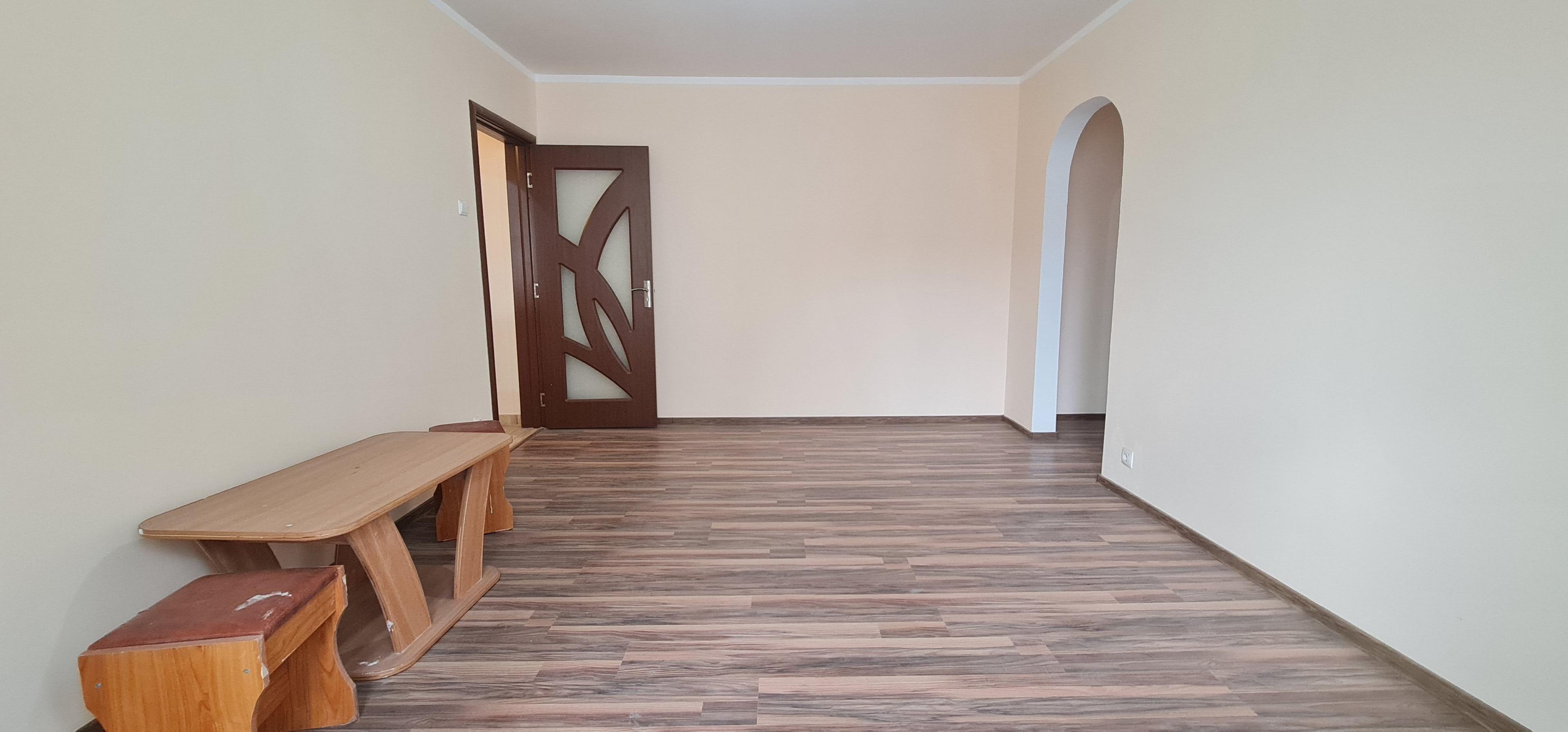 Apartament 2 camere Tractorul - 1