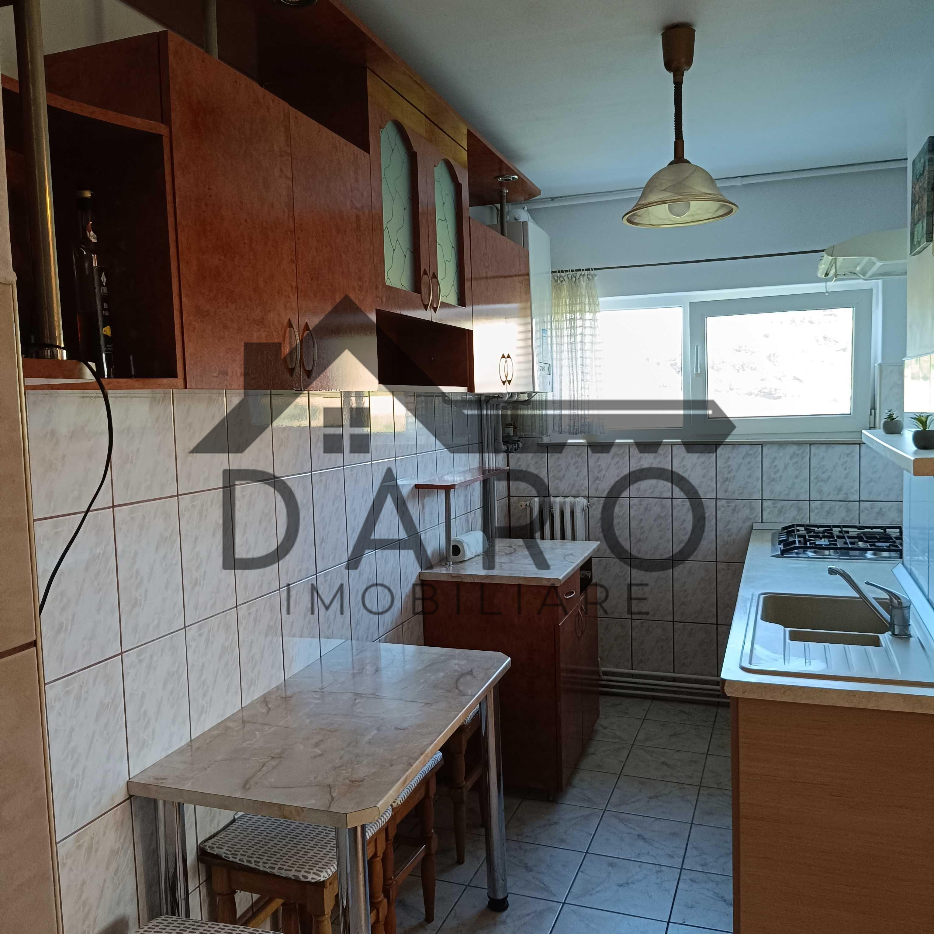 Oferim in chirie apartament cu trei camere Dambul Pietros - 7
