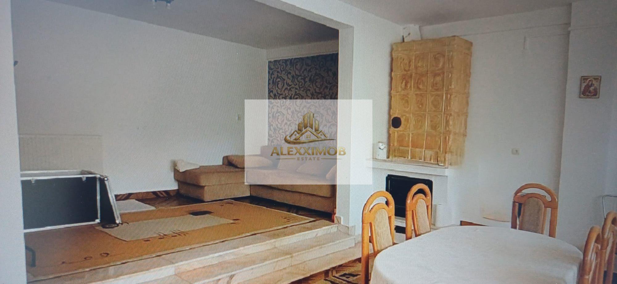 Casa de Vanzare - 2 corpuri independente (10 camere) - Rahova - 10