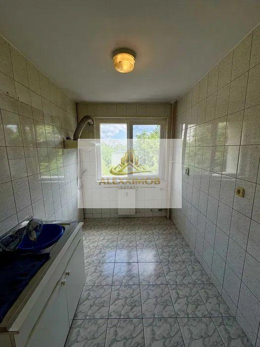 Apartament 3 Camere de Vanzare - 70 mp - Bd. Alexandru Obregia - 8