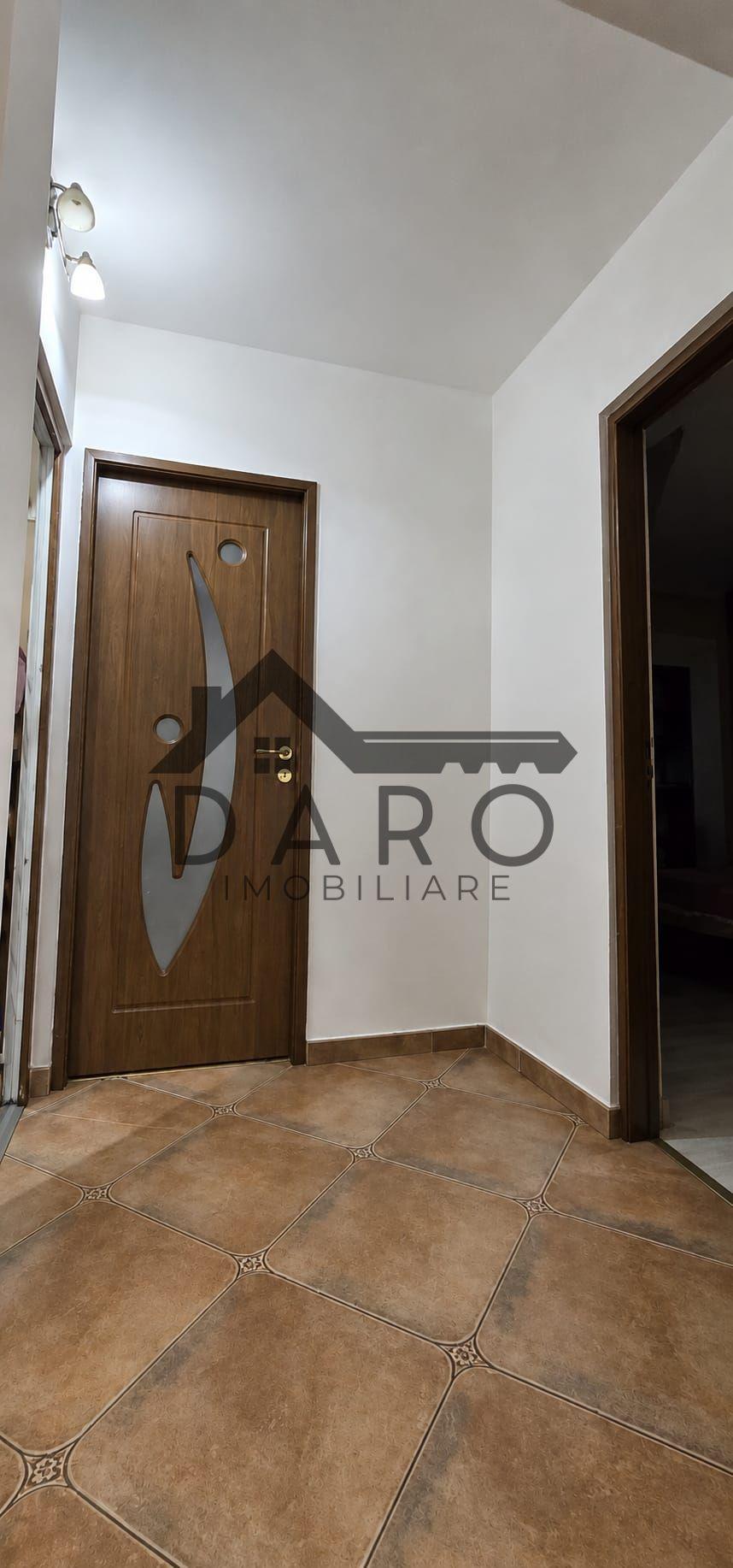 DE VANZARE APARTAMENT CU 3 CAMERE PE STR. MUNCII CARTIERUL TUDOR ET. 3 - 4