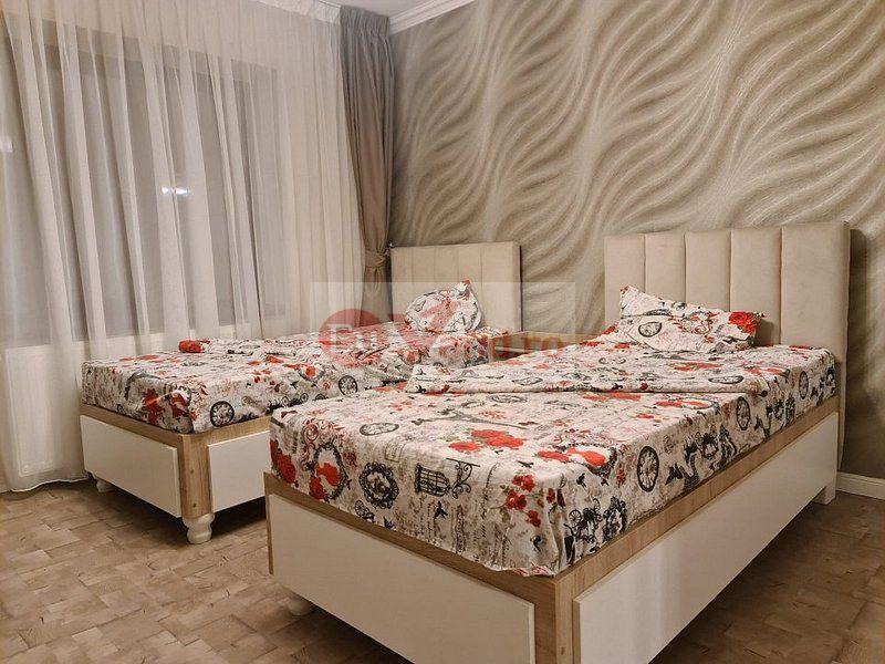 Vila P+1E, 7 camere, curte amenajata - zona Mall, George Cosbuc, 2750 E - 3