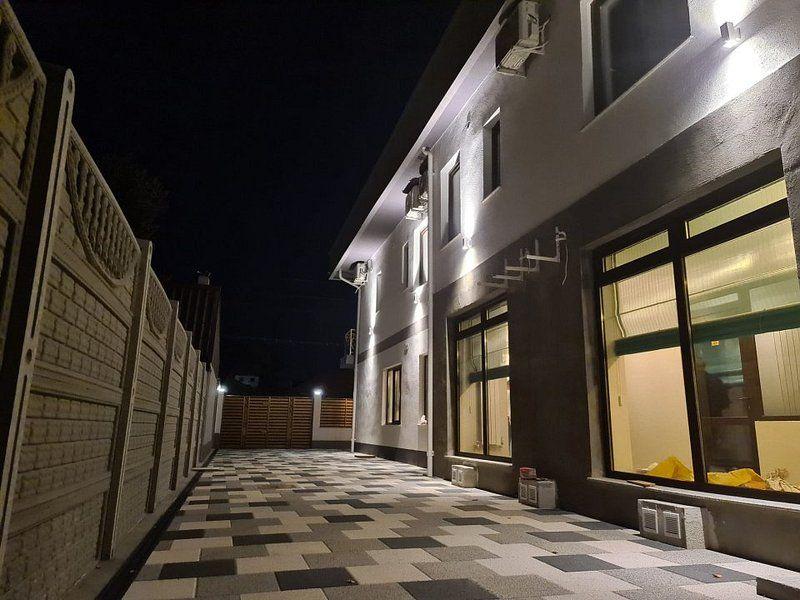 Vila P+1E, 7 camere, curte amenajata - zona Mall, George Cosbuc, 2750 E - 1