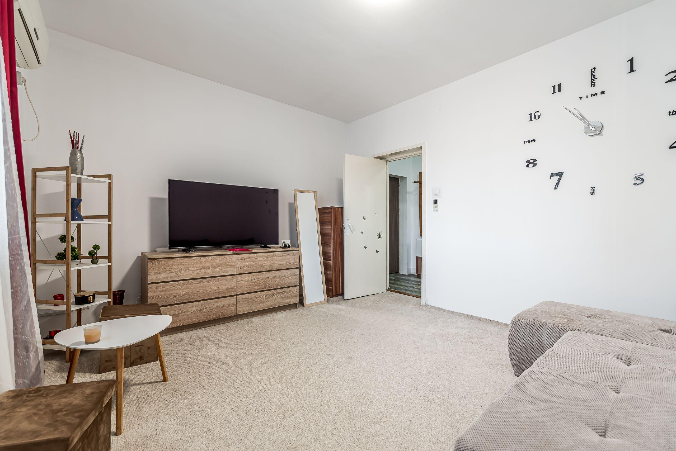 Apartament cu 1 cameră, balcon închis și boxă pe str. Carol Davila - 7