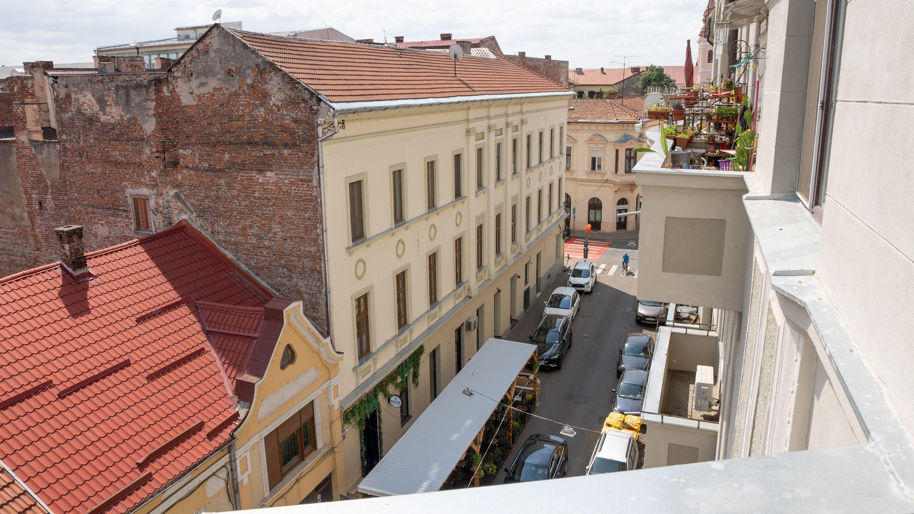 Arad central | 2 camere | 2 băi | balcon - 4