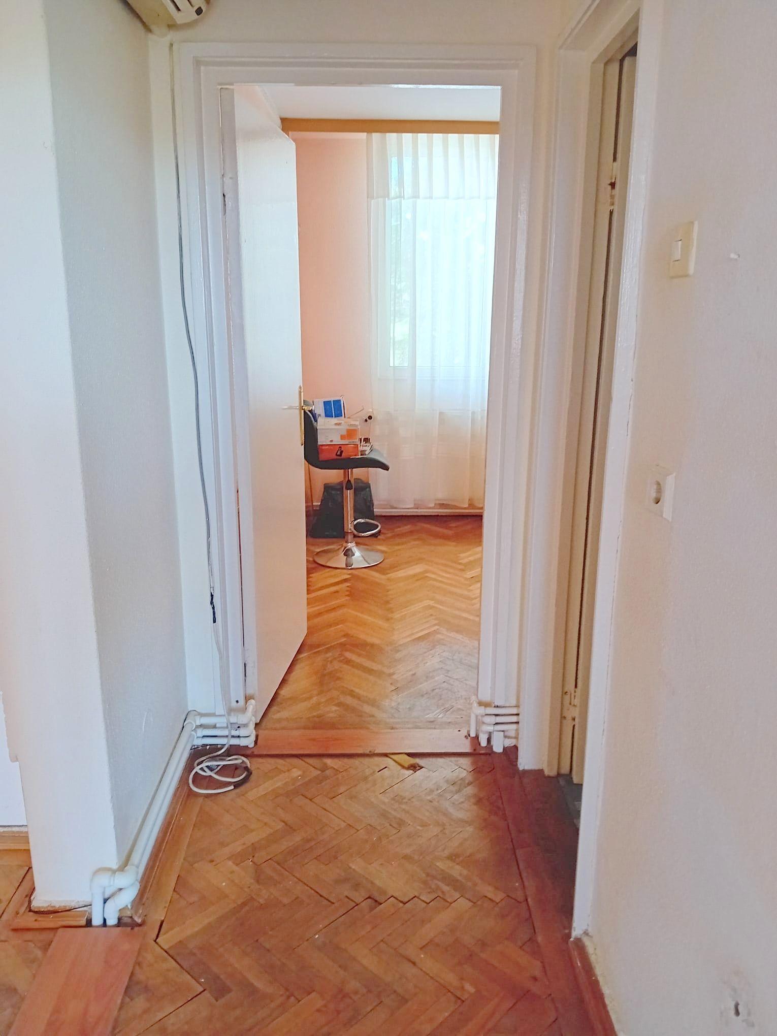 De vanzare - apartament cu 3 camere decomandate, Tiglina 2, etaj 3/4 - 6