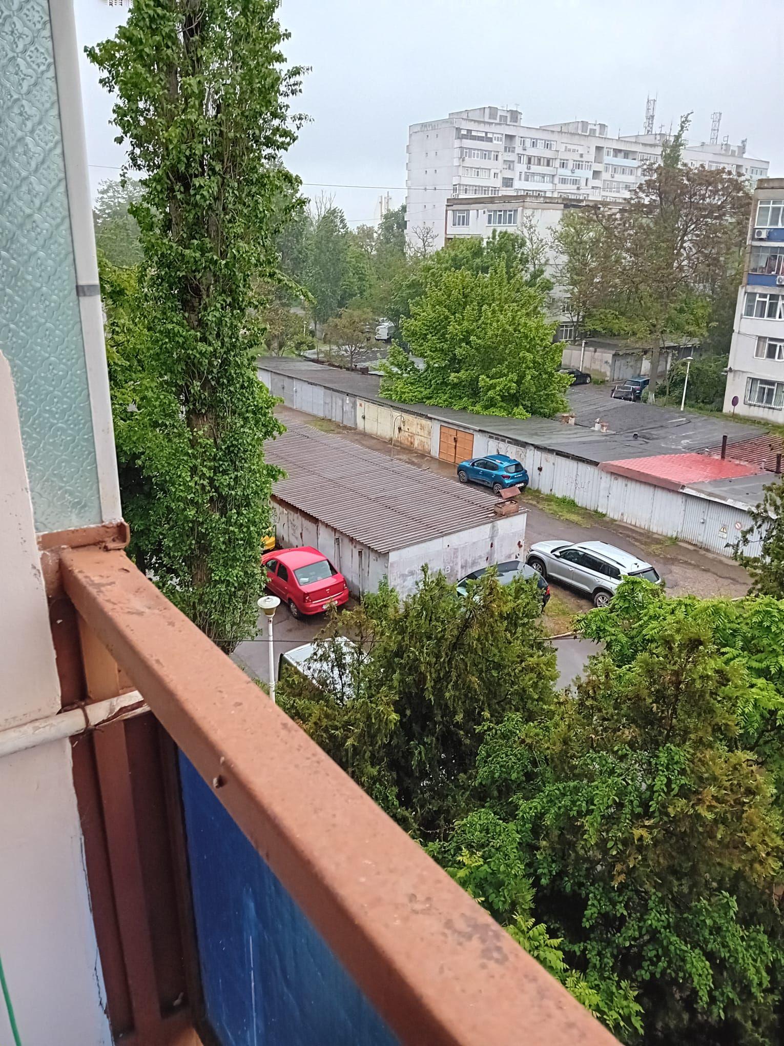 De vanzare - apartament cu 3 camere decomandate, Tiglina 2, etaj 3/4 - 1