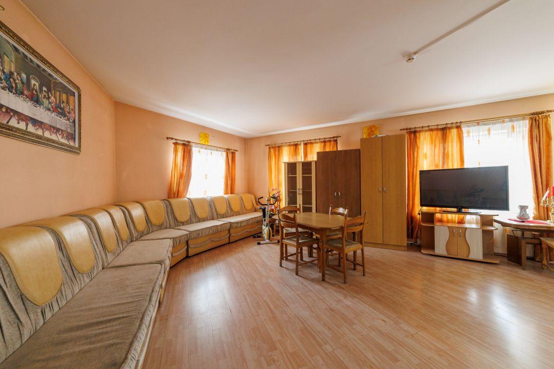 De inchiriat CASA spatioasa si curte proprie Gavana -Alunului - 4