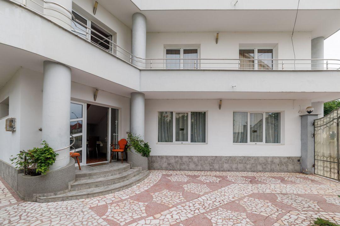 De inchiriat CASA spatioasa si curte proprie Gavana -Alunului - 2